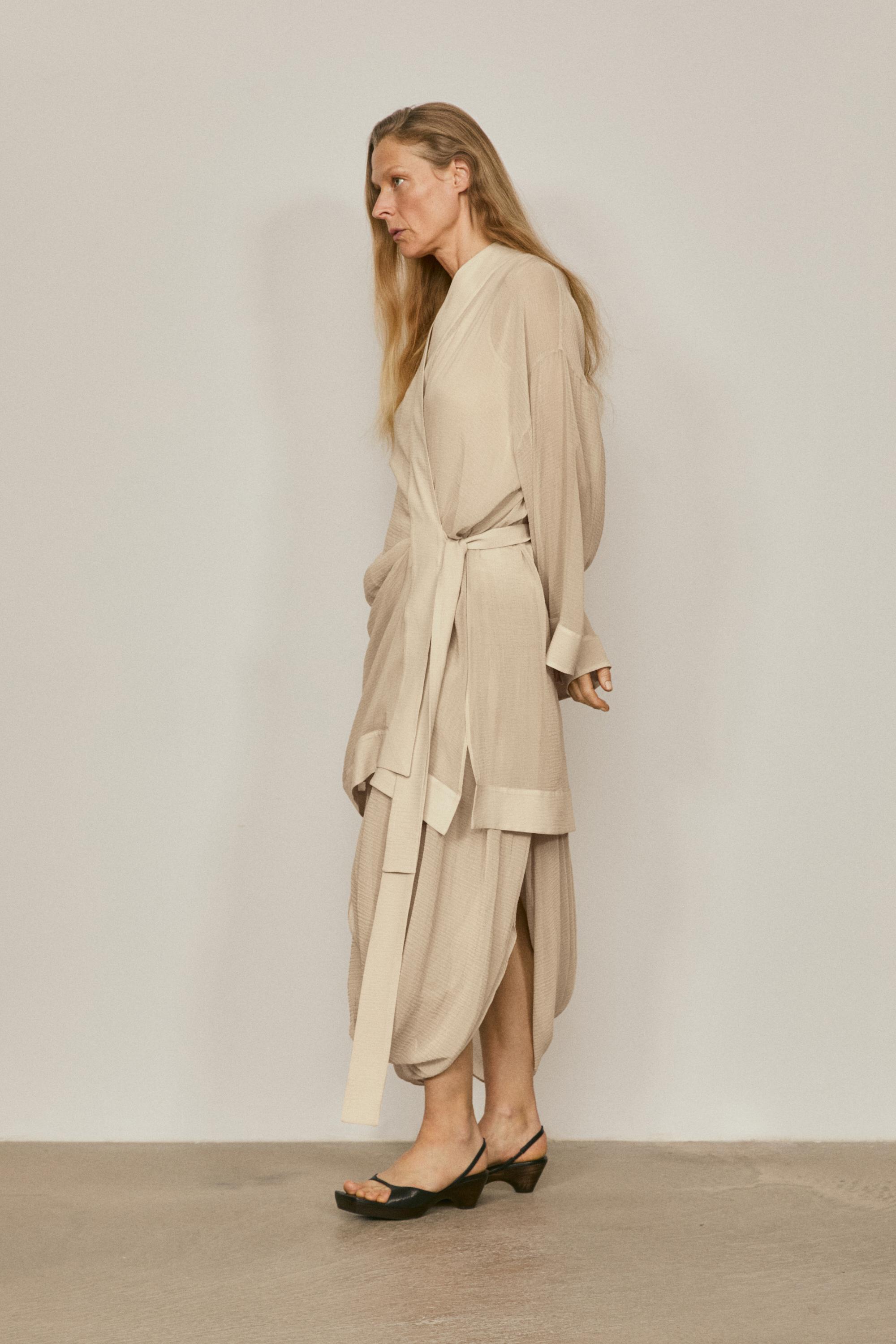 Flowing textured kimono - LIMITED EDITION — CREAM