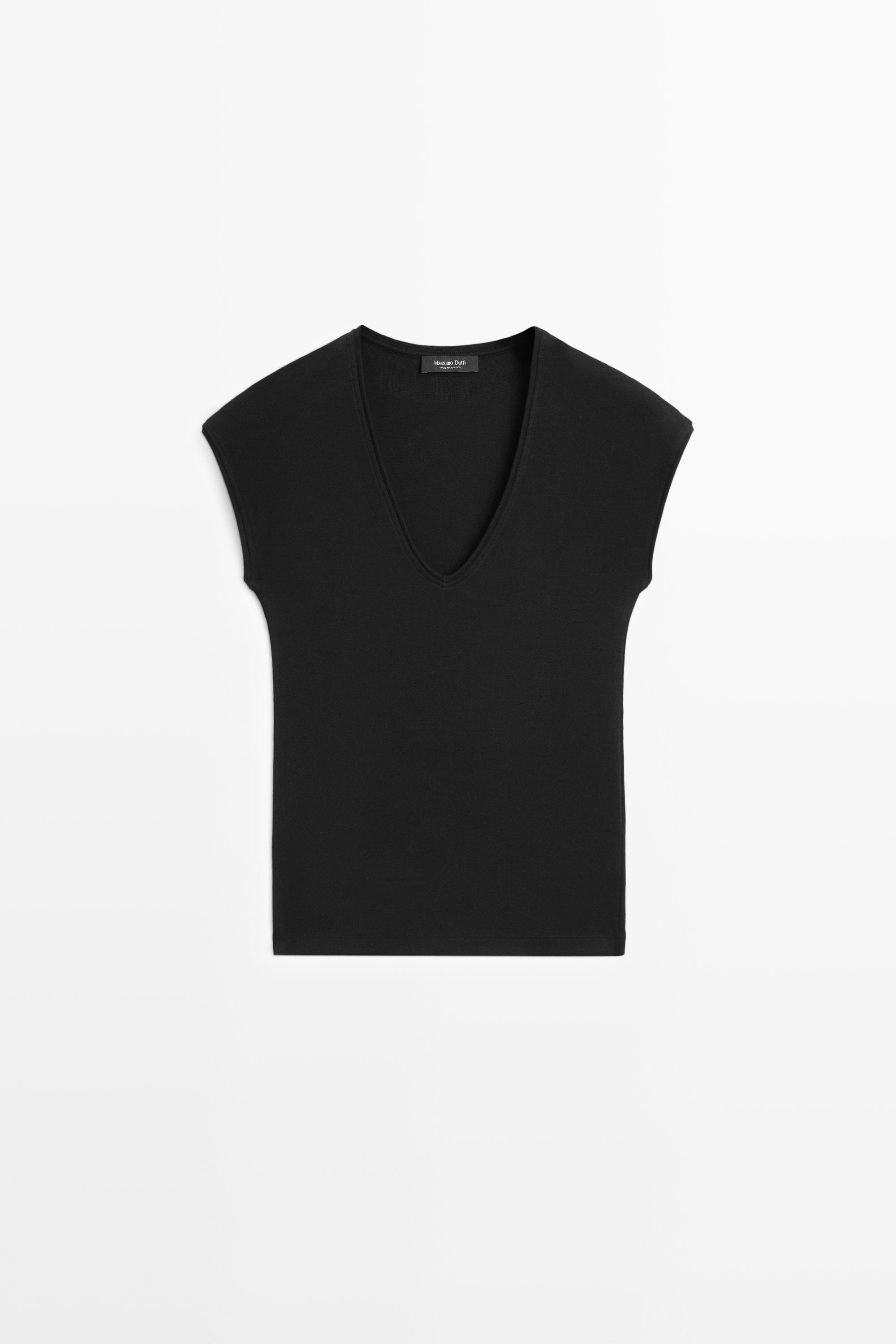 V-neck T-shirt