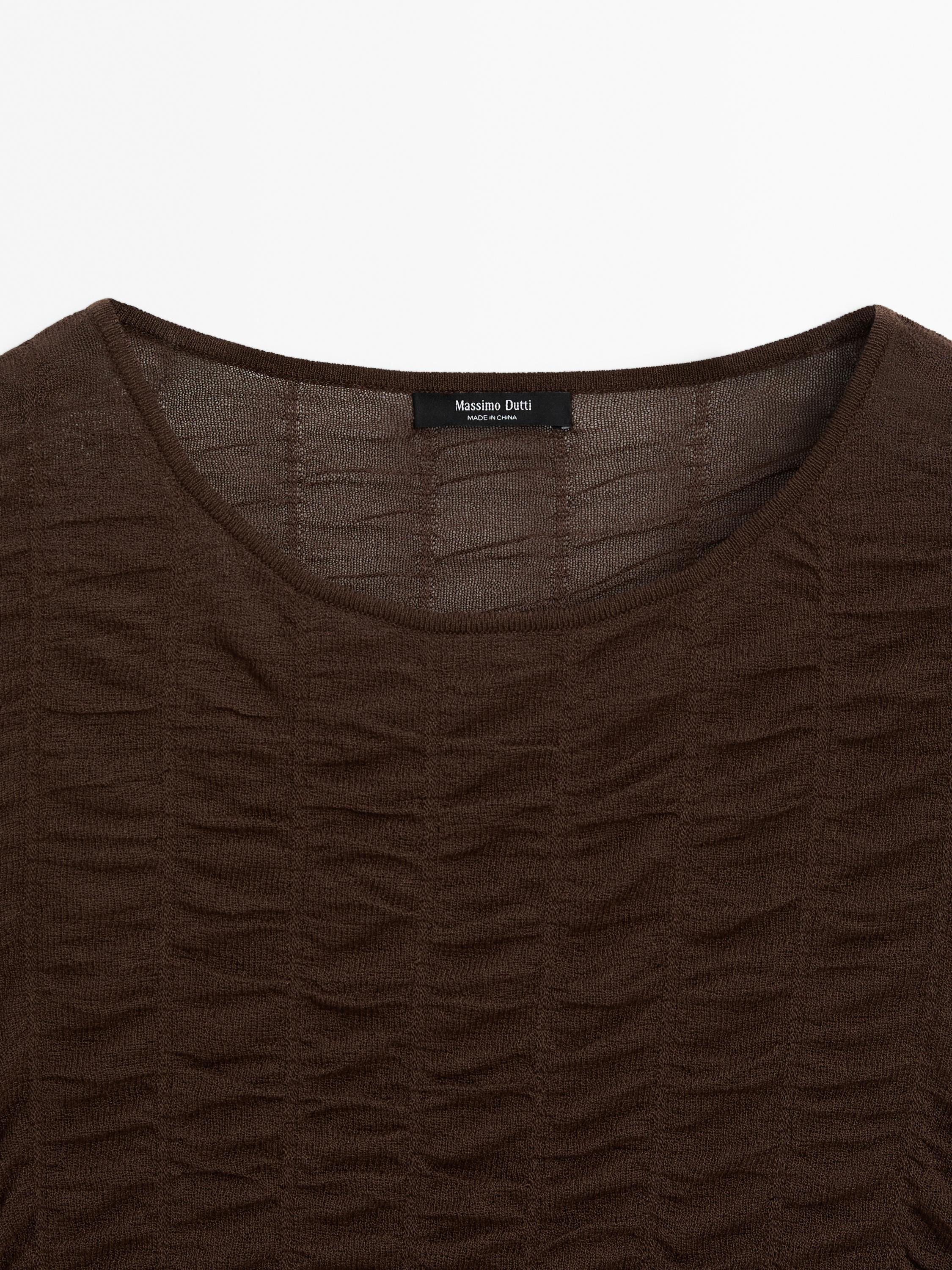 Short sleeve T-shirt with gathered detail