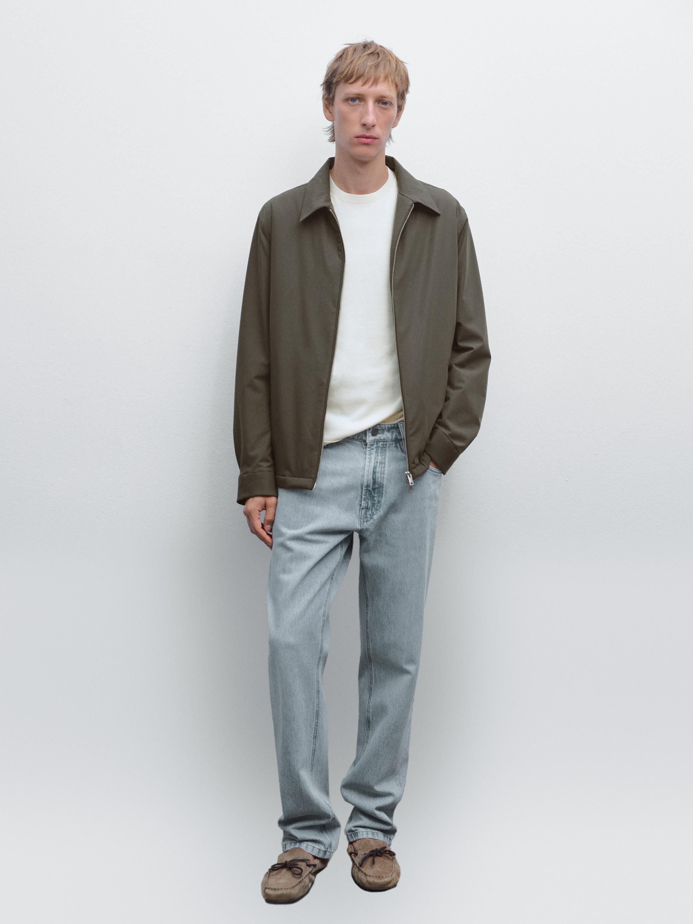 Lightweight water-repellent jacket
