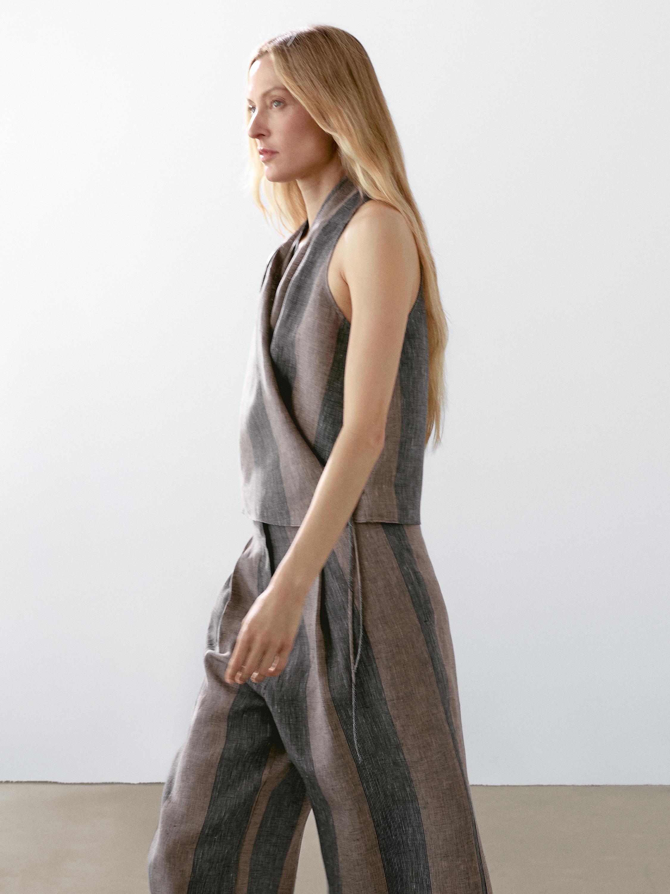 Top halter frunce raya combinada