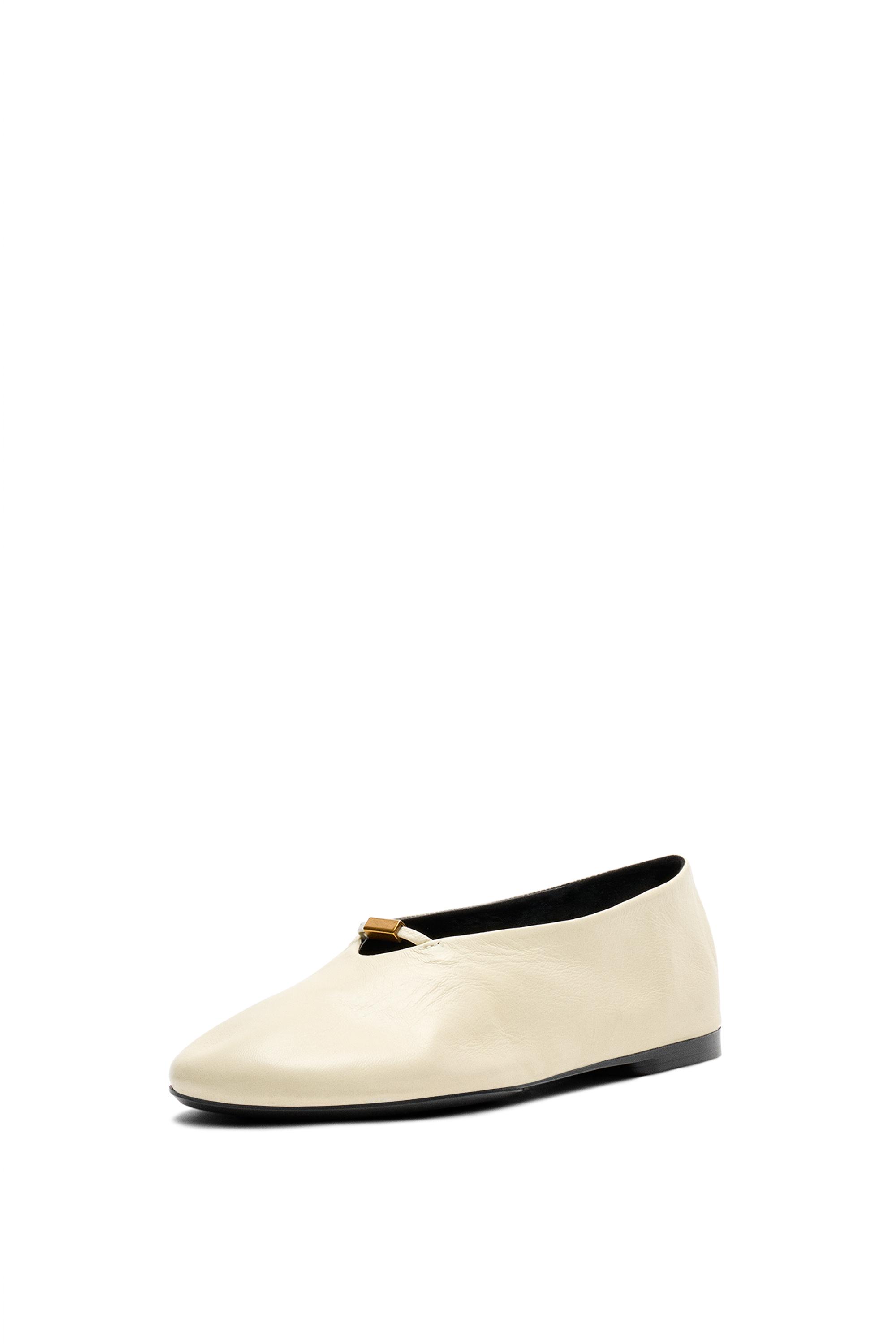 Soft leather ballet flat — ECRU
