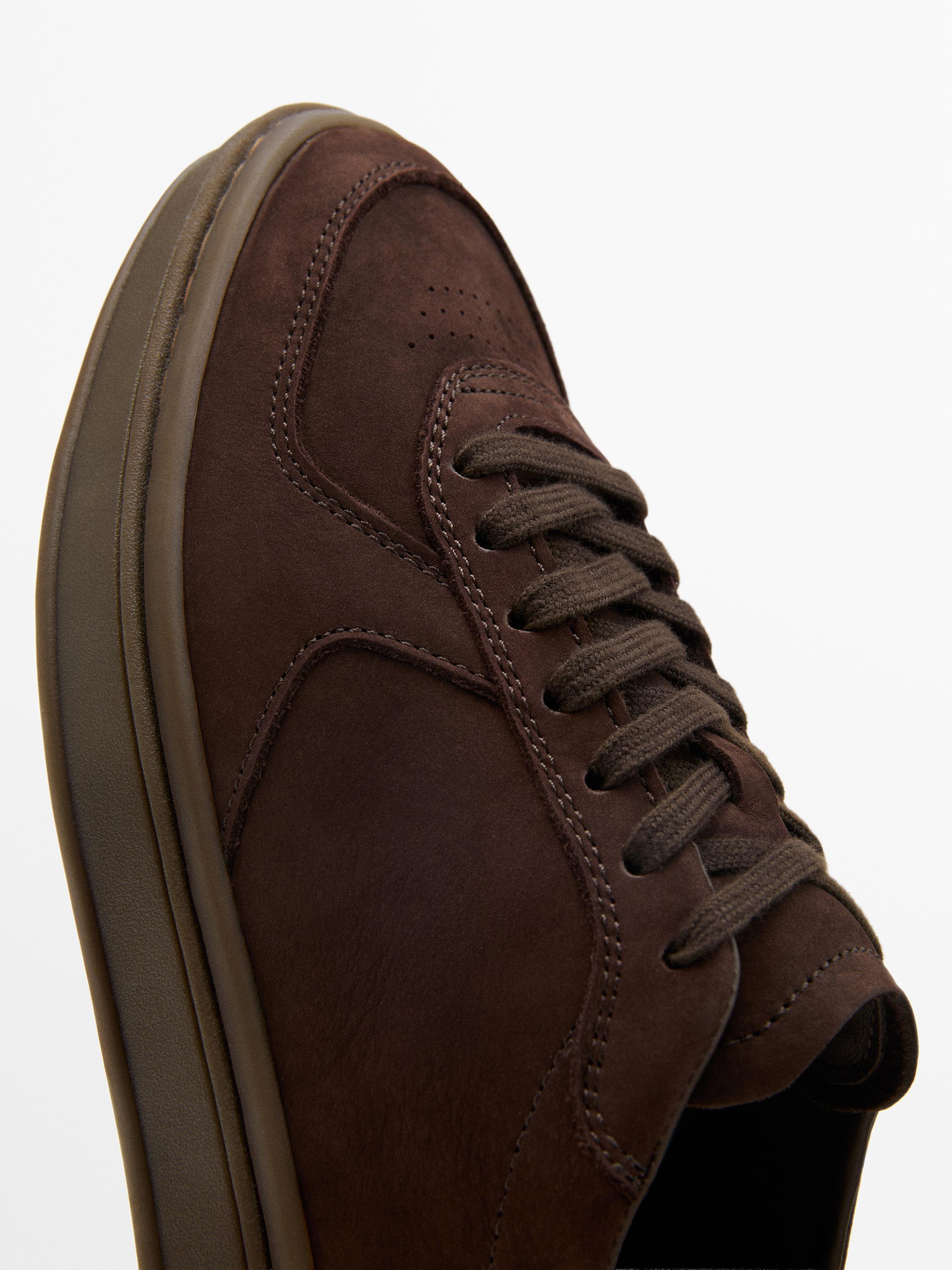Nubuck trainers with contrast sole — BURGUNDY