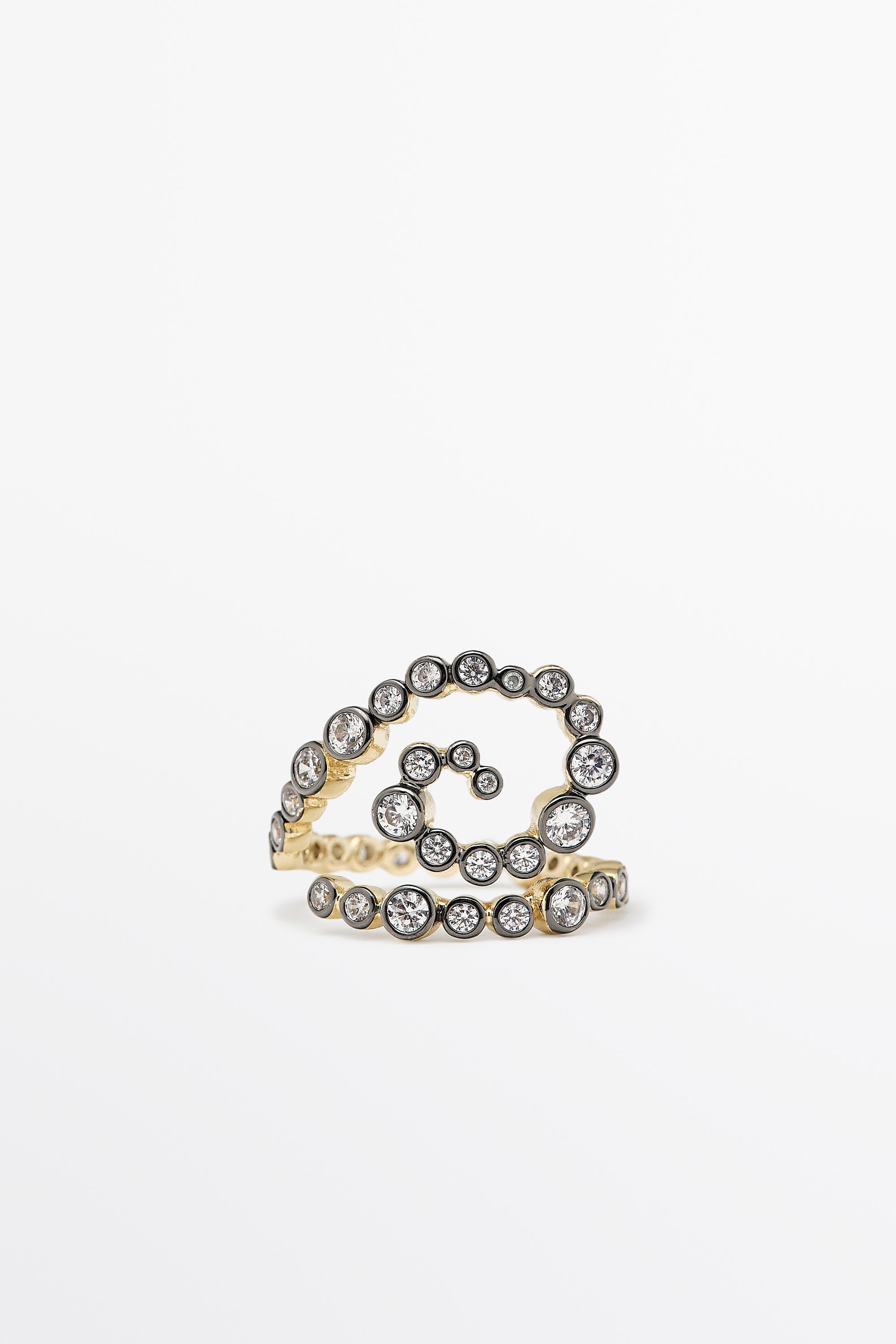 Spiral ring with rhinestones