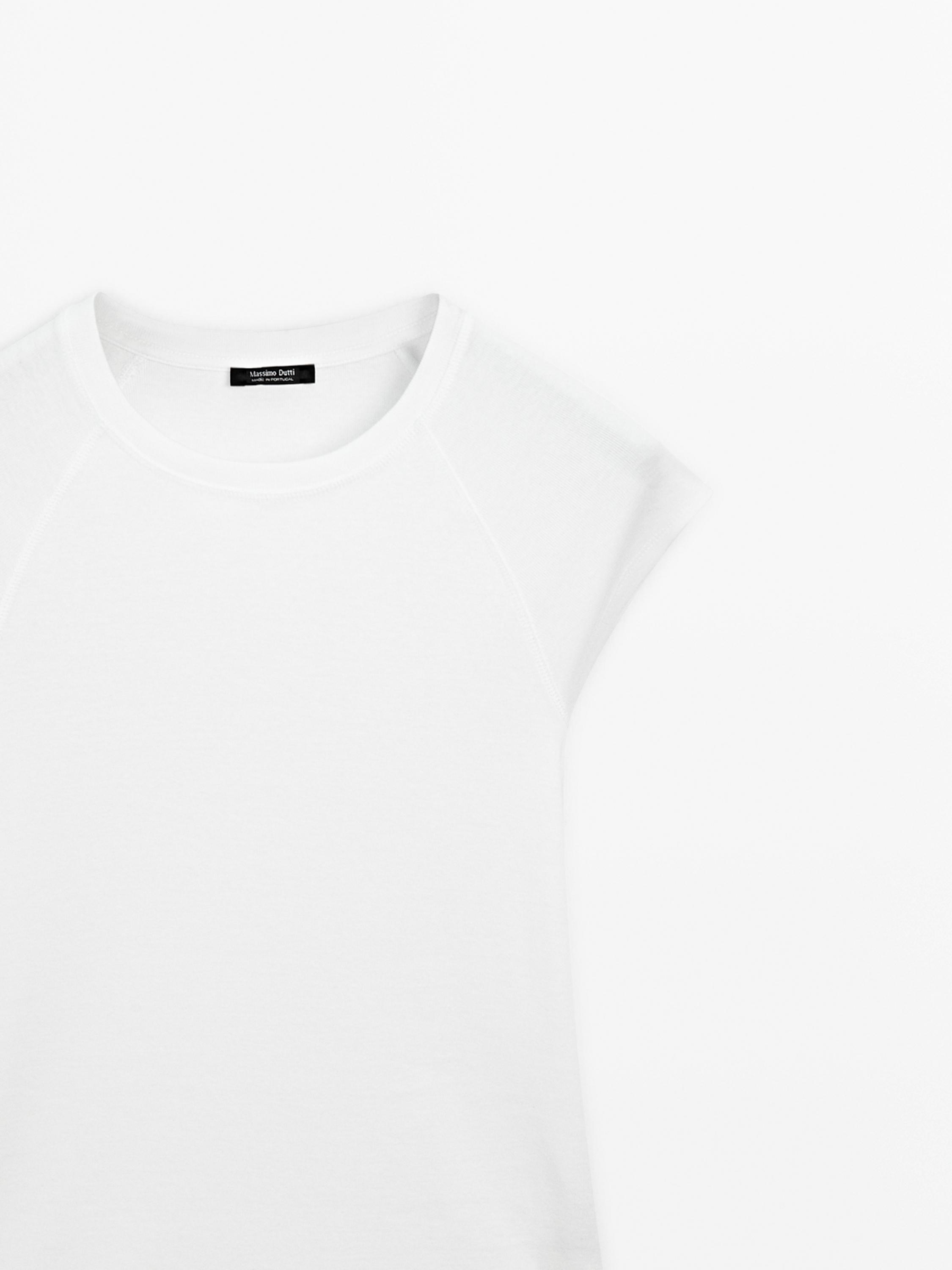 Cotton T-shirt with short raglan sleeves