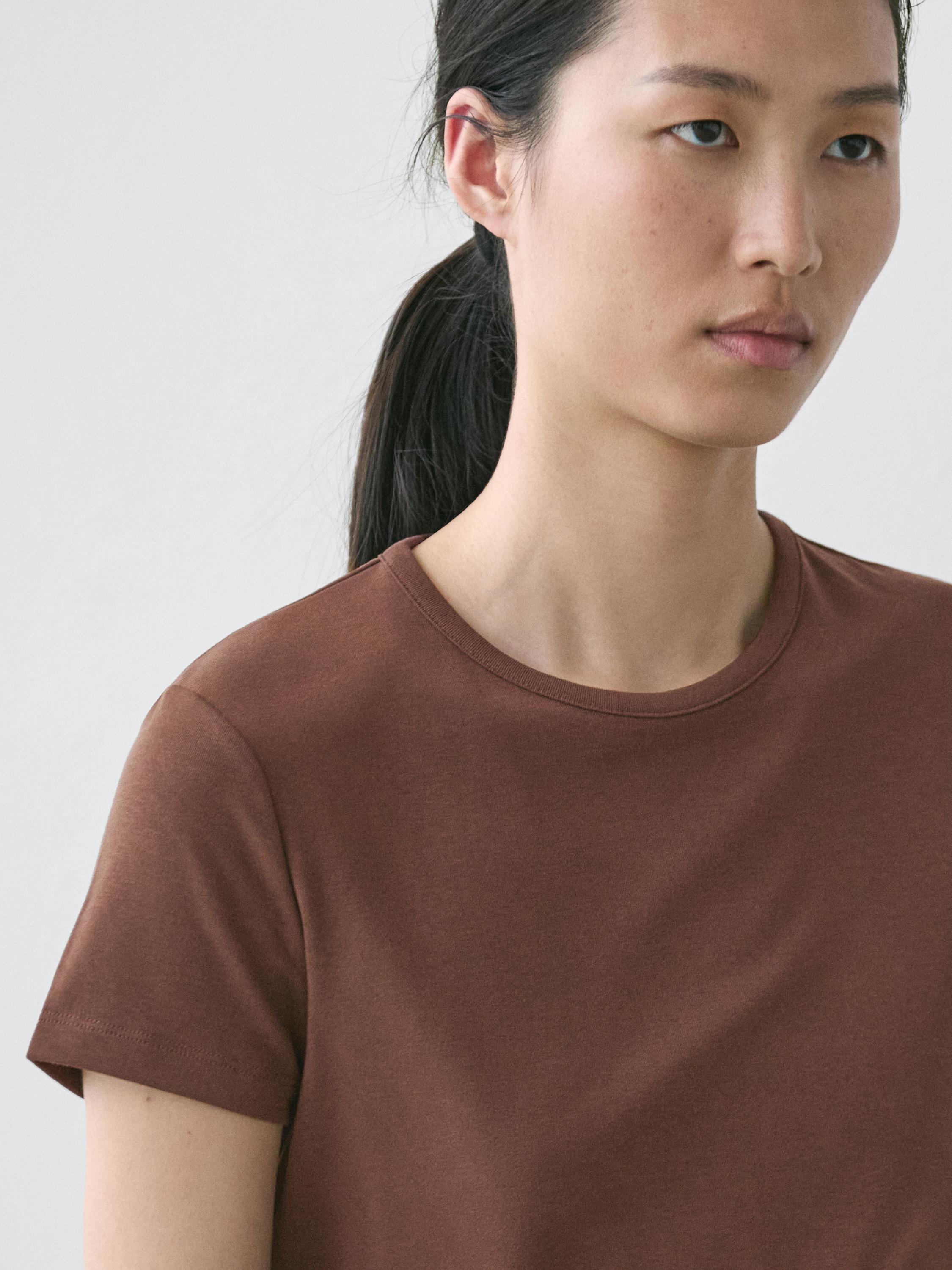 Lyocell blend short sleeve T-shirt — BROWN