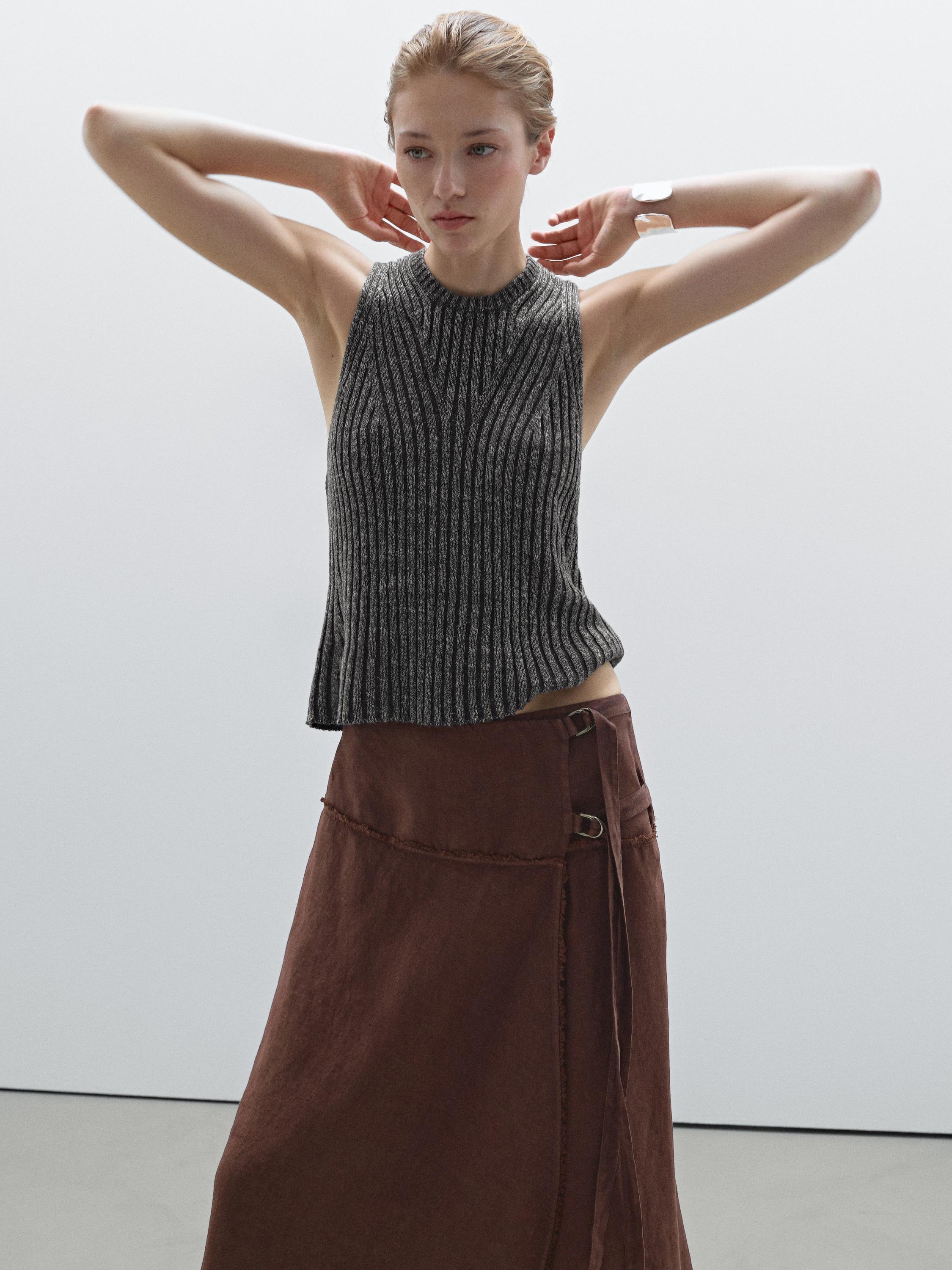 Linen pareo skirt with buckle detail