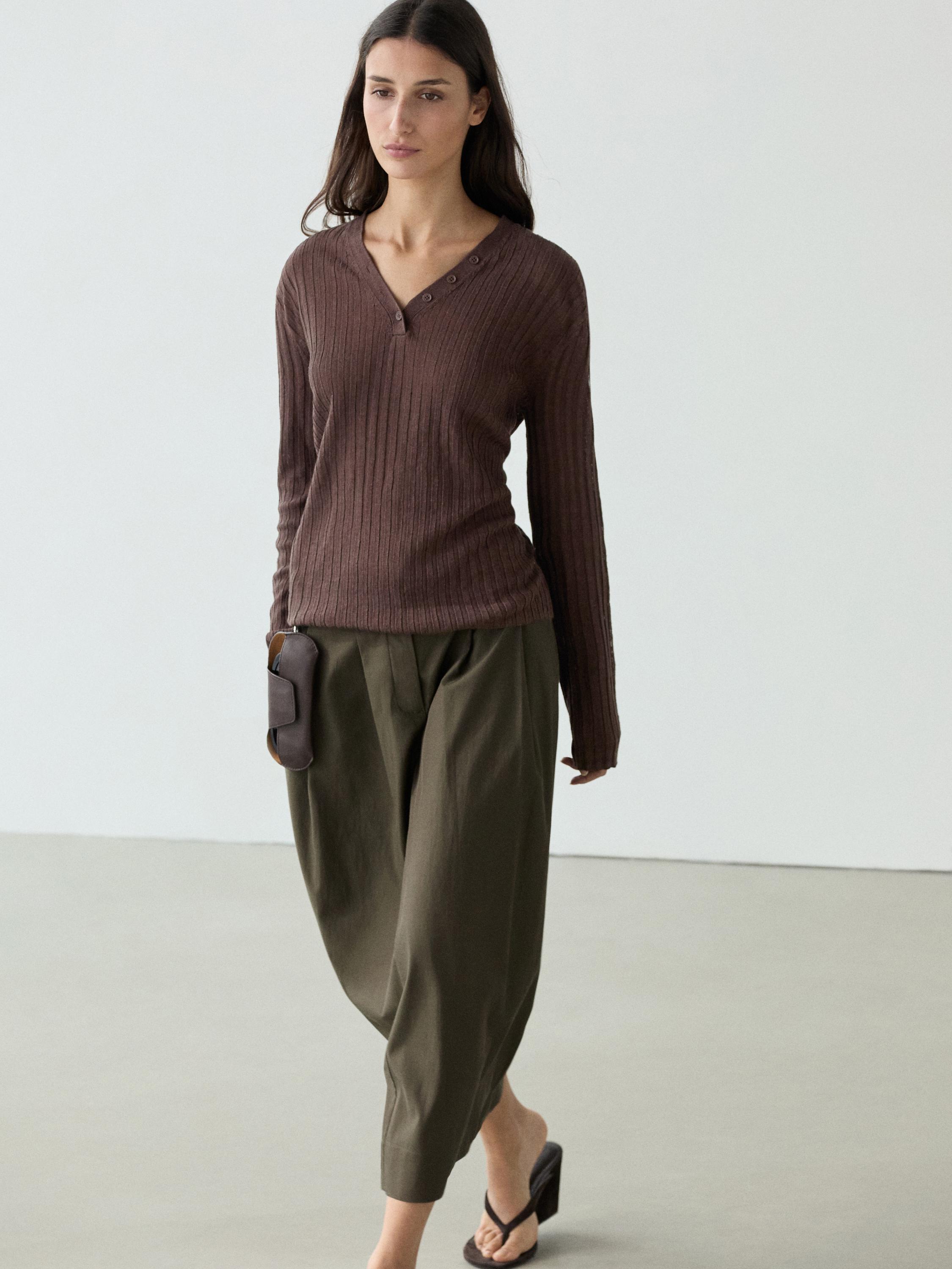 100% linen knit sweater with button details — Chocolate