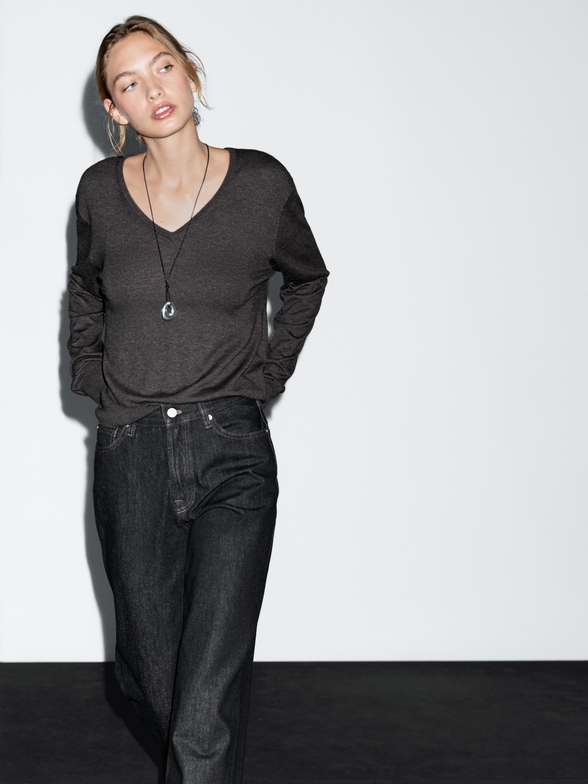 Straight-leg high-waist jeans