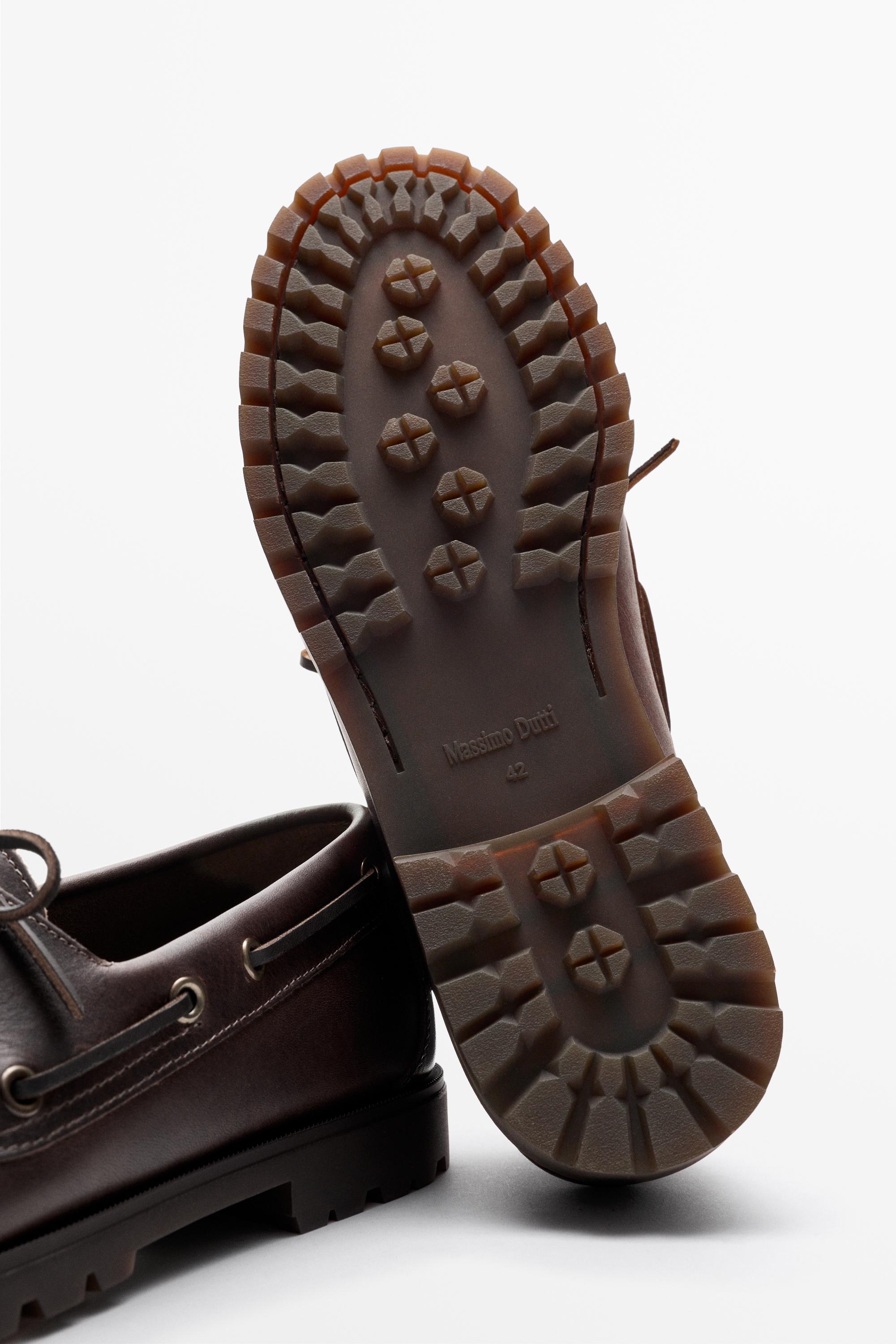 Nappa leather boat shoe — TAN