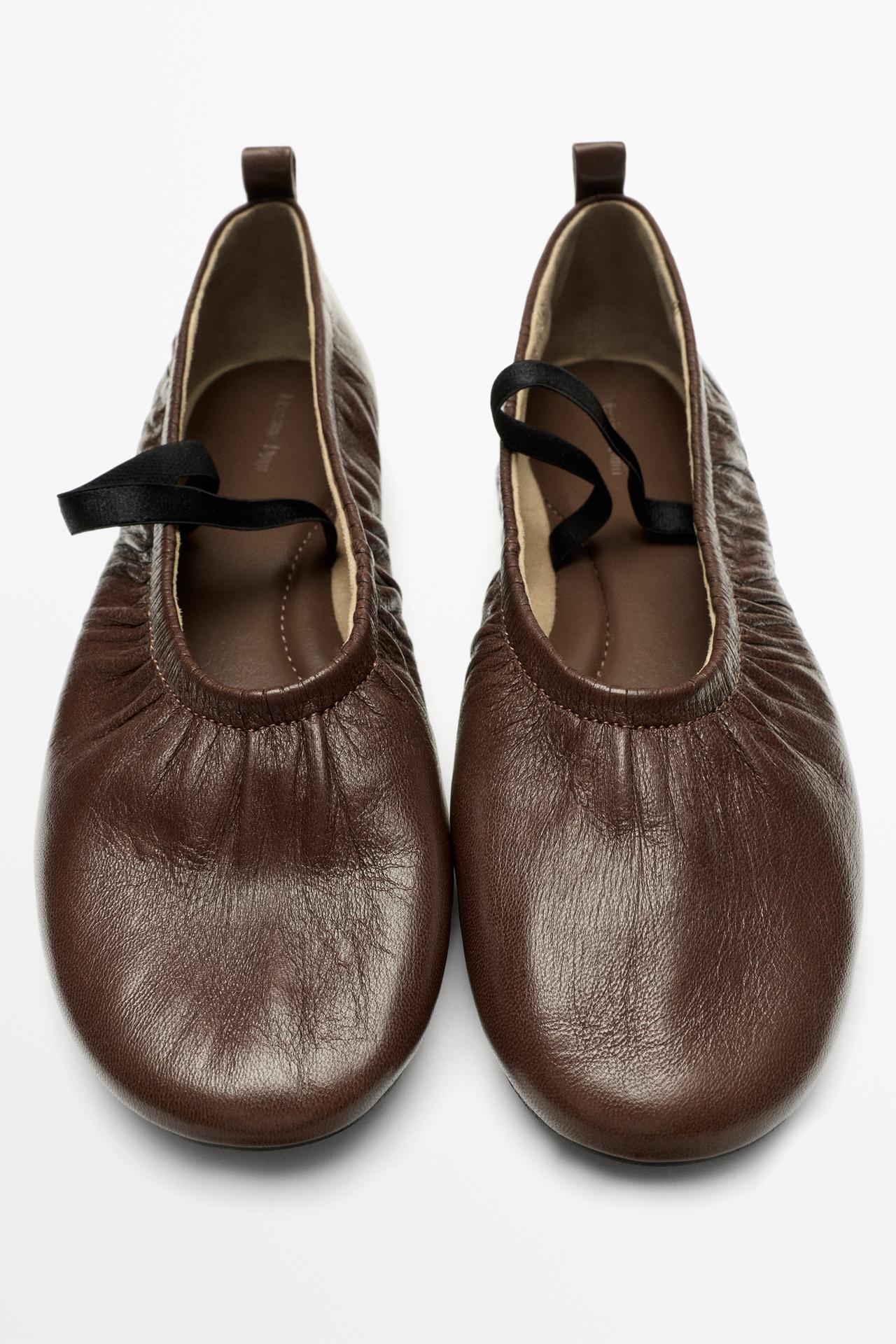 Ruched leather ballet flats — BROWN