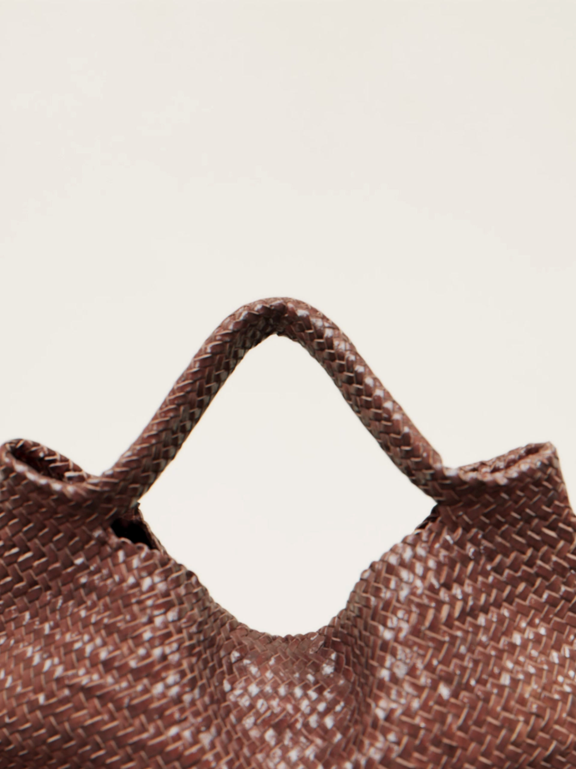 Sac cabas tressé en cuir nappa