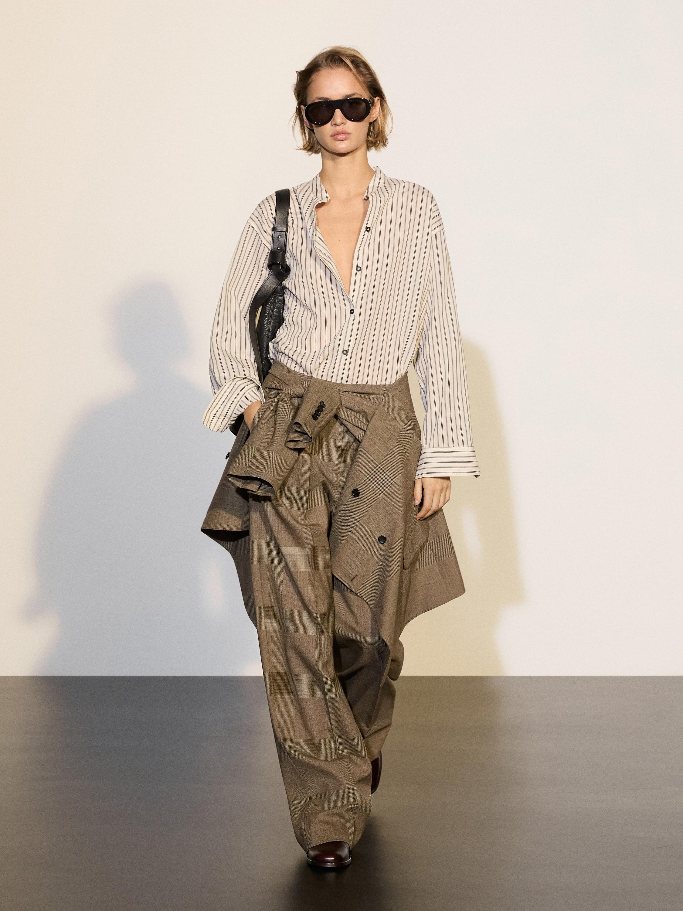 Striped flowing shirt with stand collar — Off white