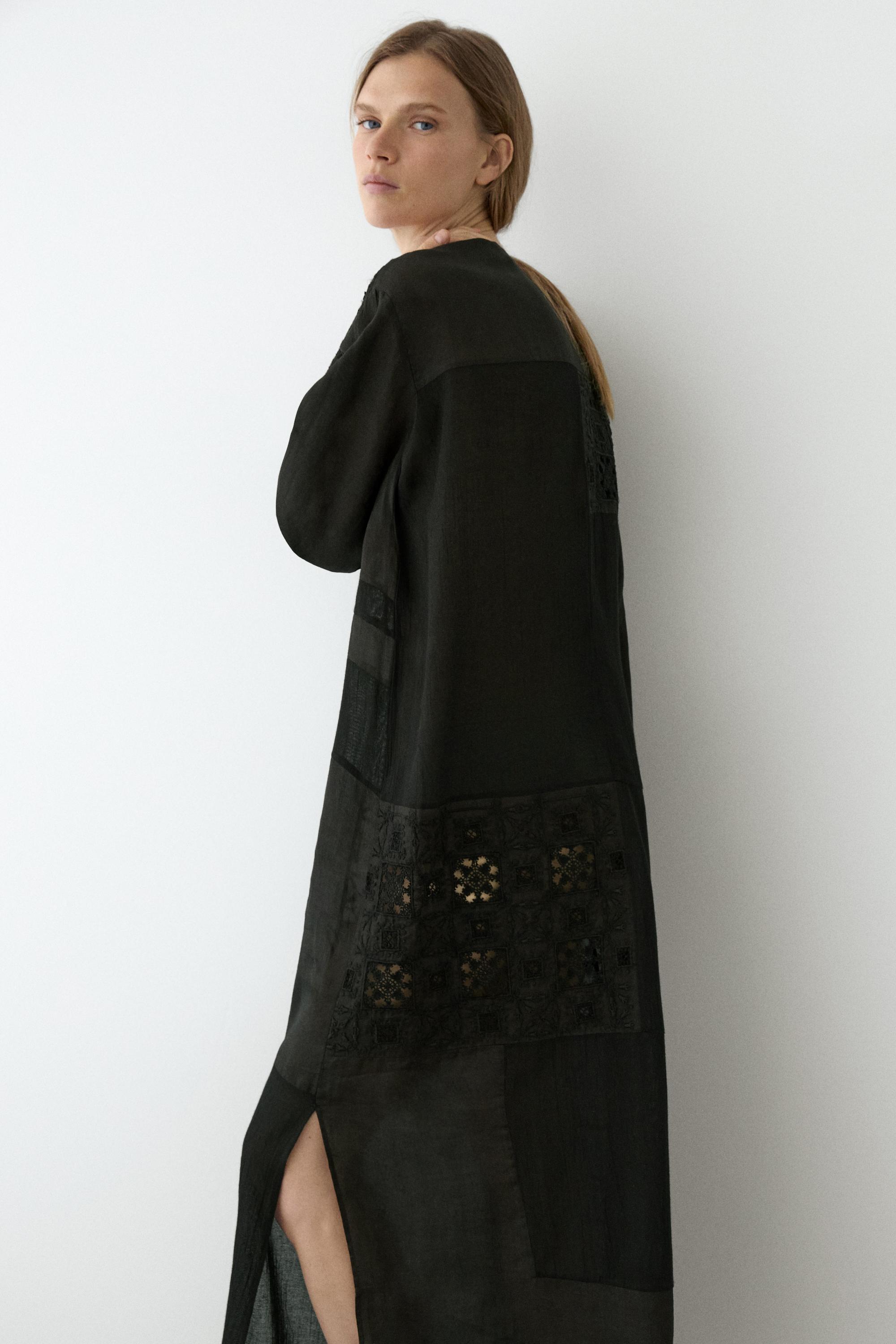 Flowing embroidered kaftan dress — BLACK