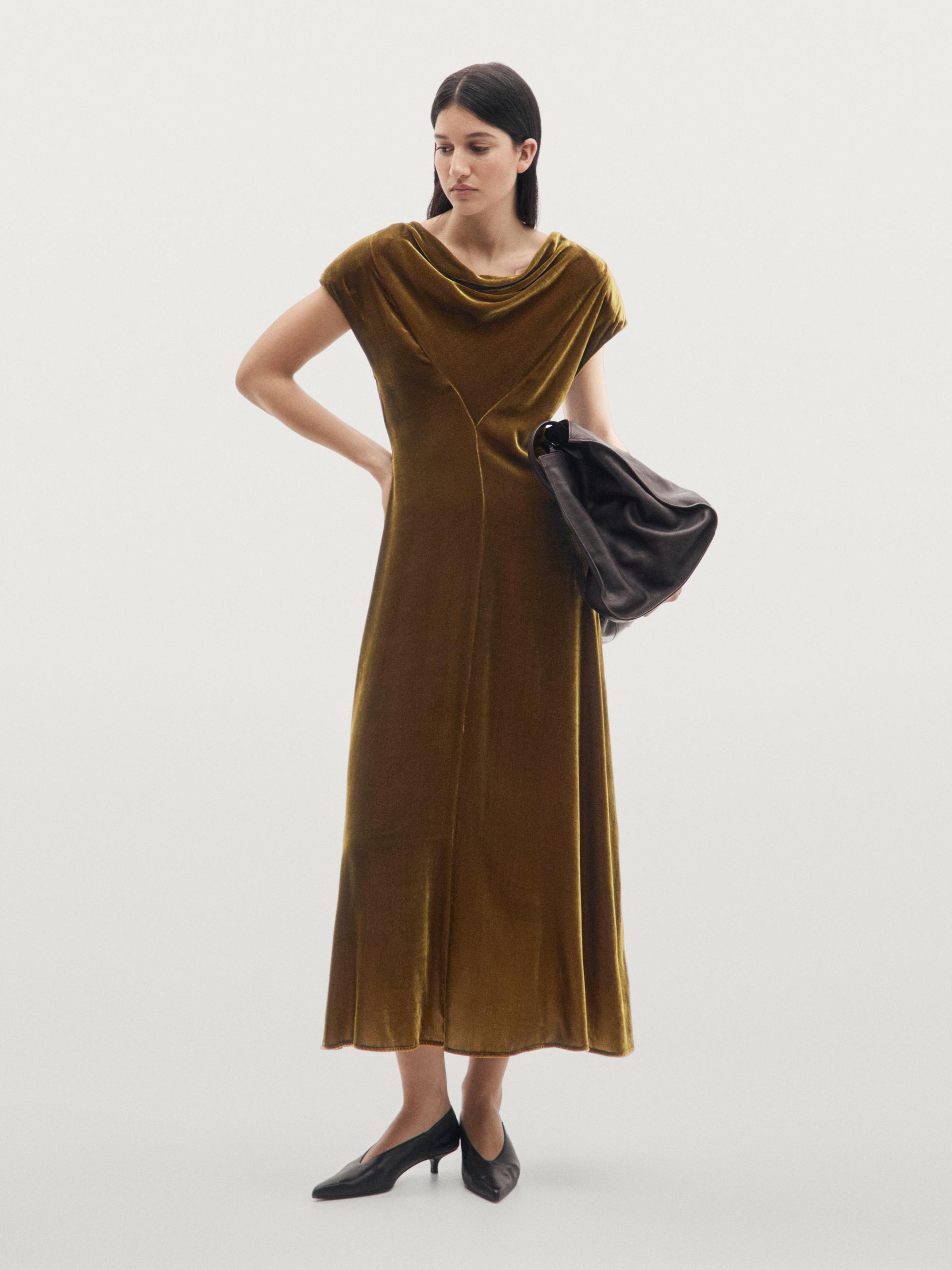 Robe Longue À Col Drapé En Velours - Doré - Xs - Massimo Dutti - Femme