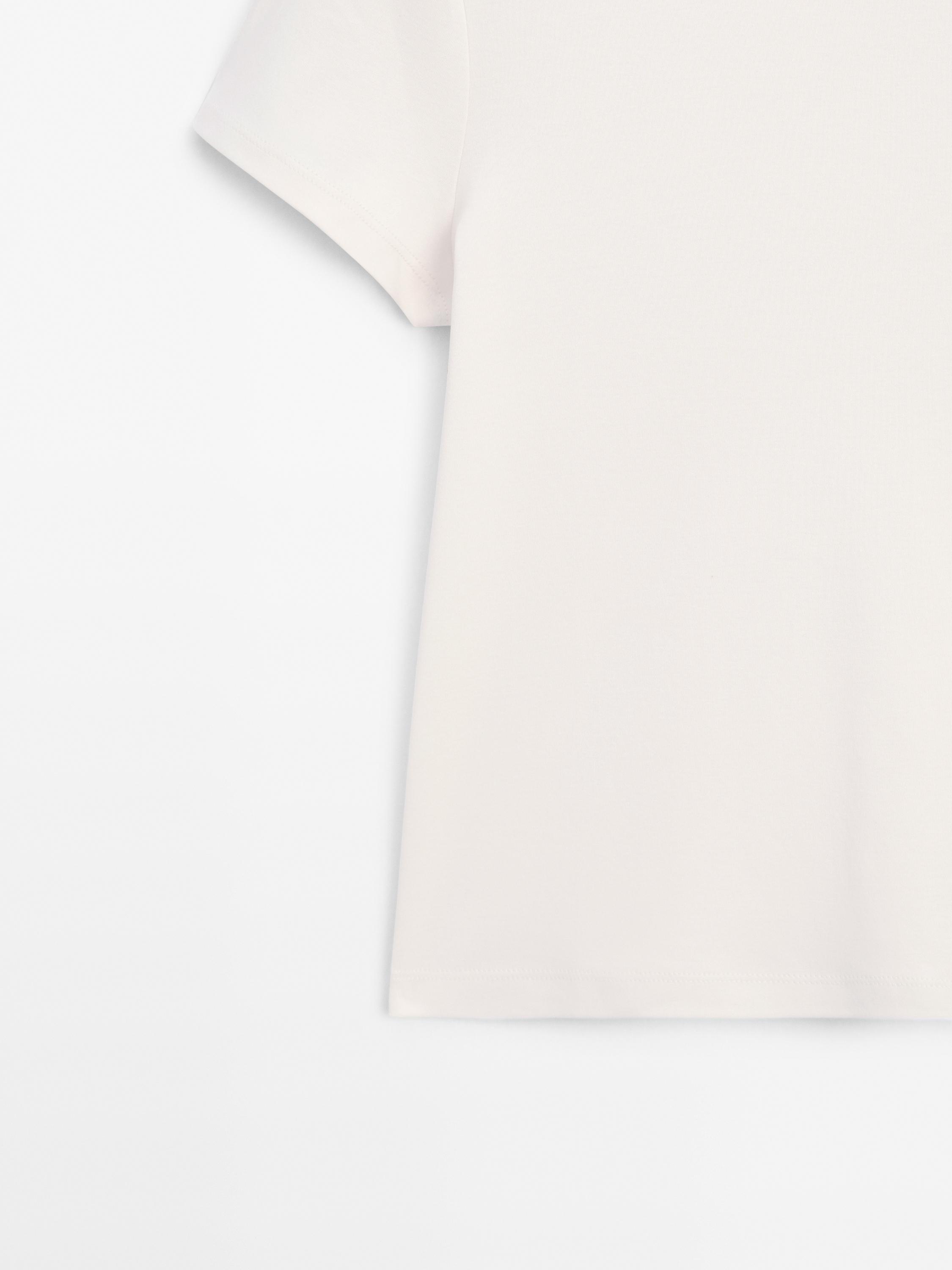 Heavy weight cotton T-shirt with seam detail