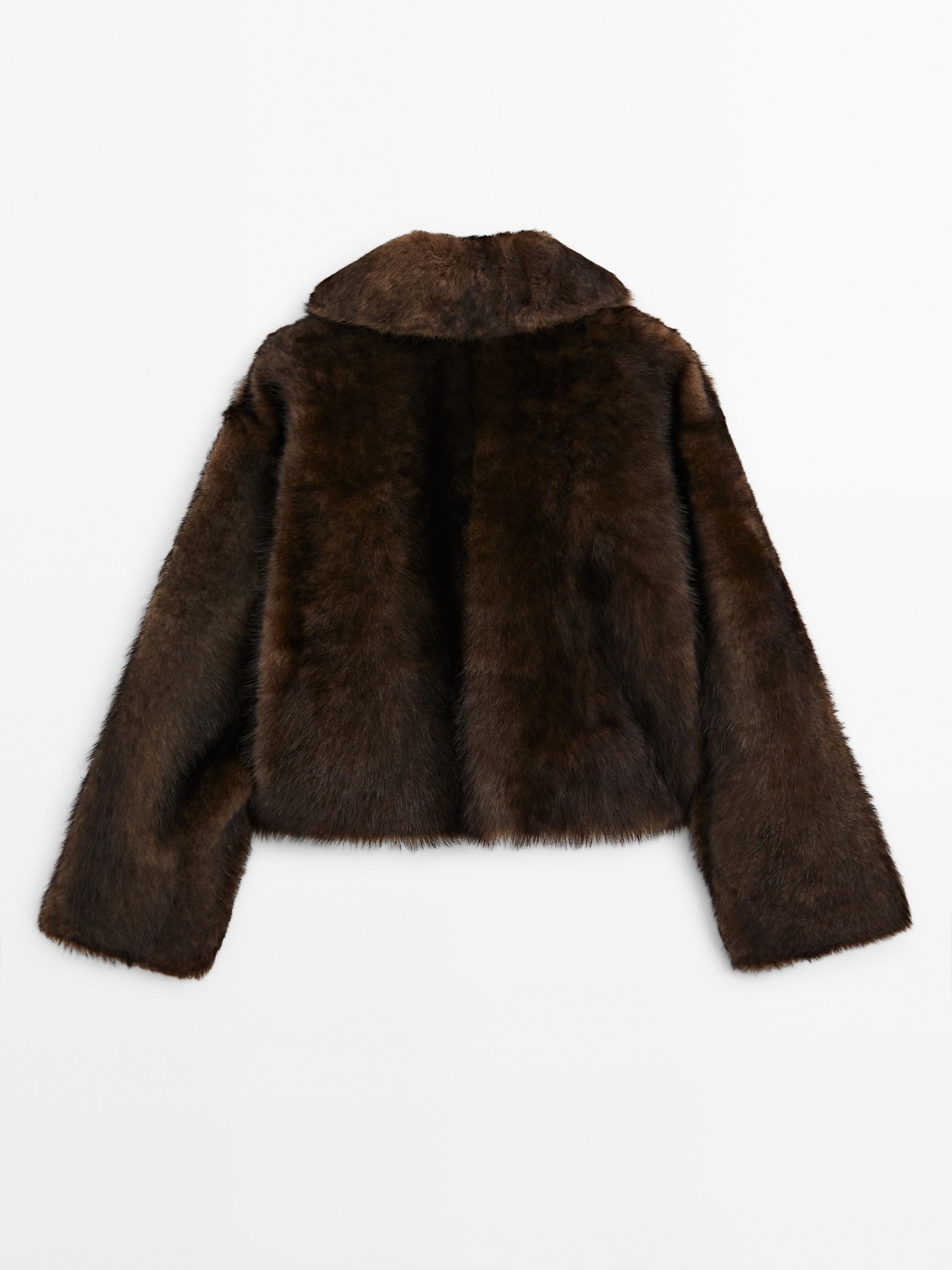 Short leather coat with fur — BROWN