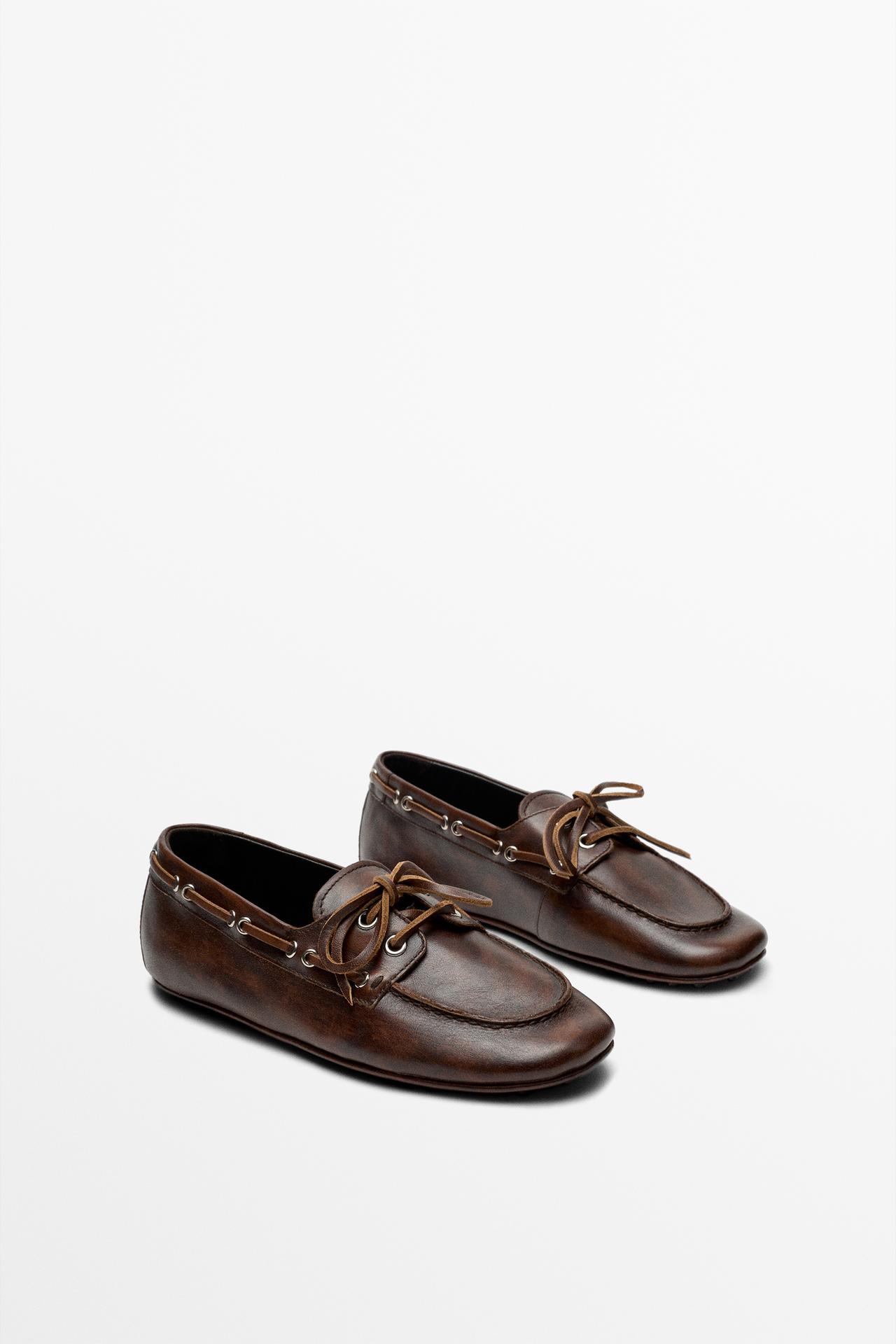 Leather lace-up boat shoe — BROWN
