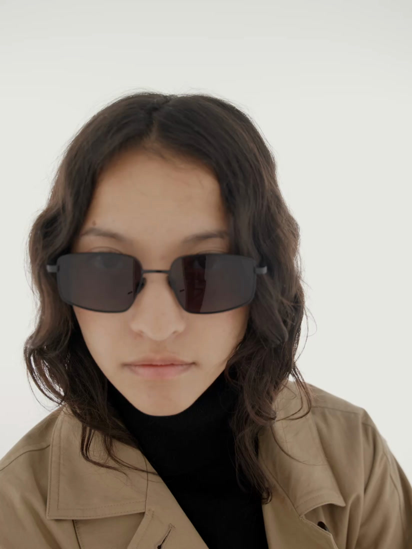 Metalik güneş gözlüğü