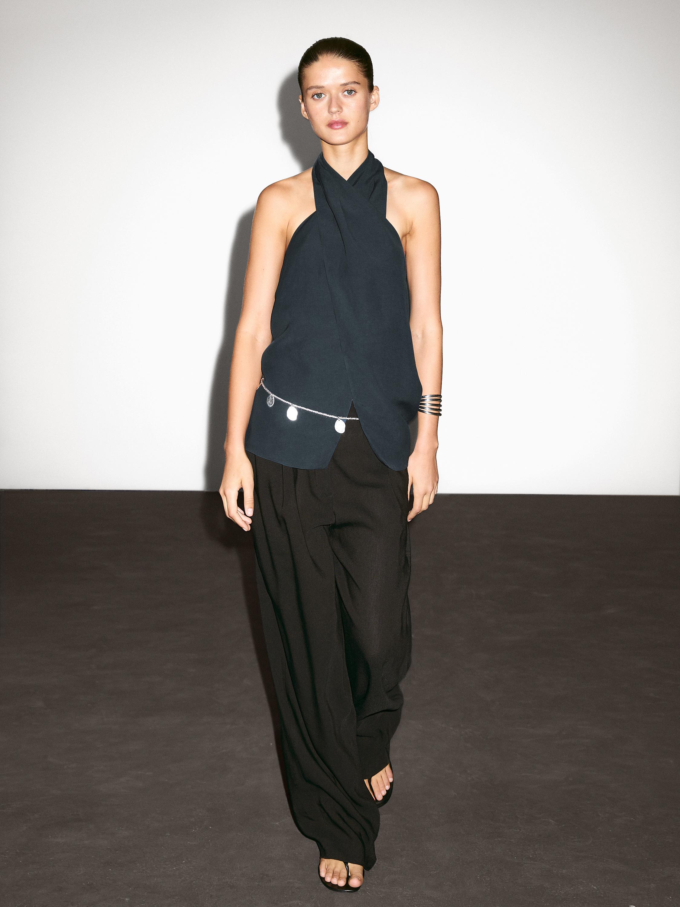 Halter neck back neckline top