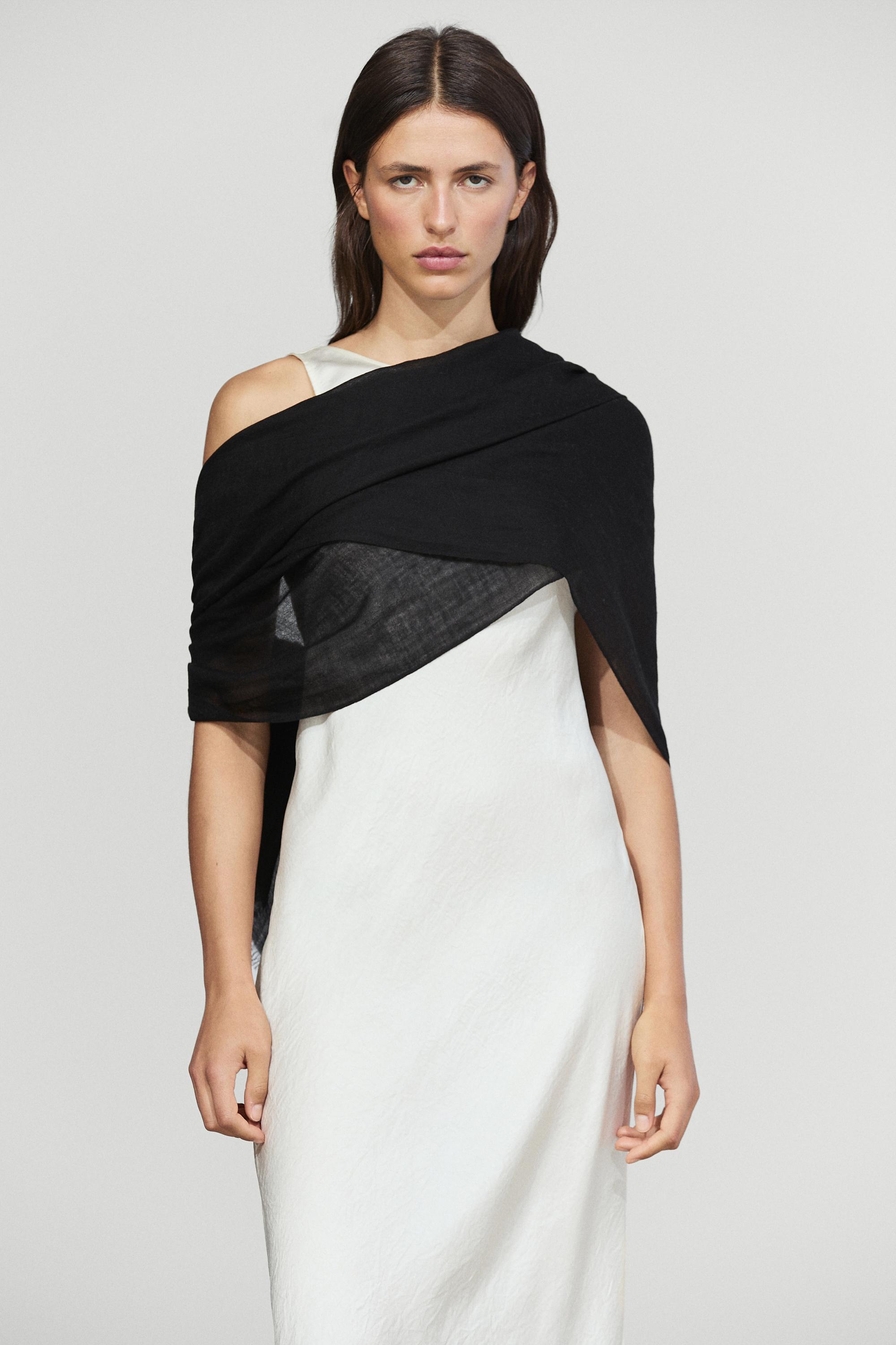 Lightweight 100% wool scarf — BLACK