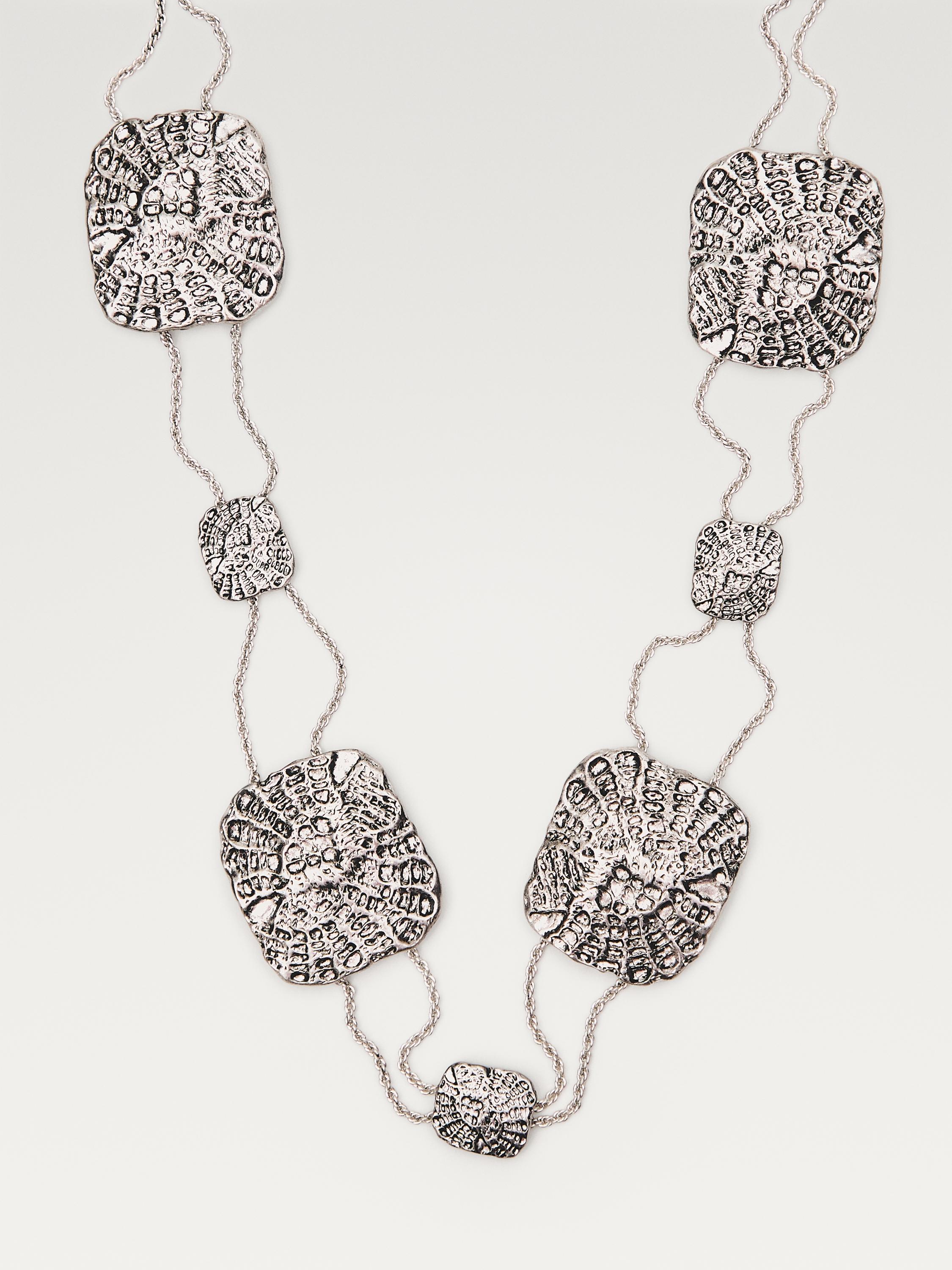 Textured chain and medallion belt