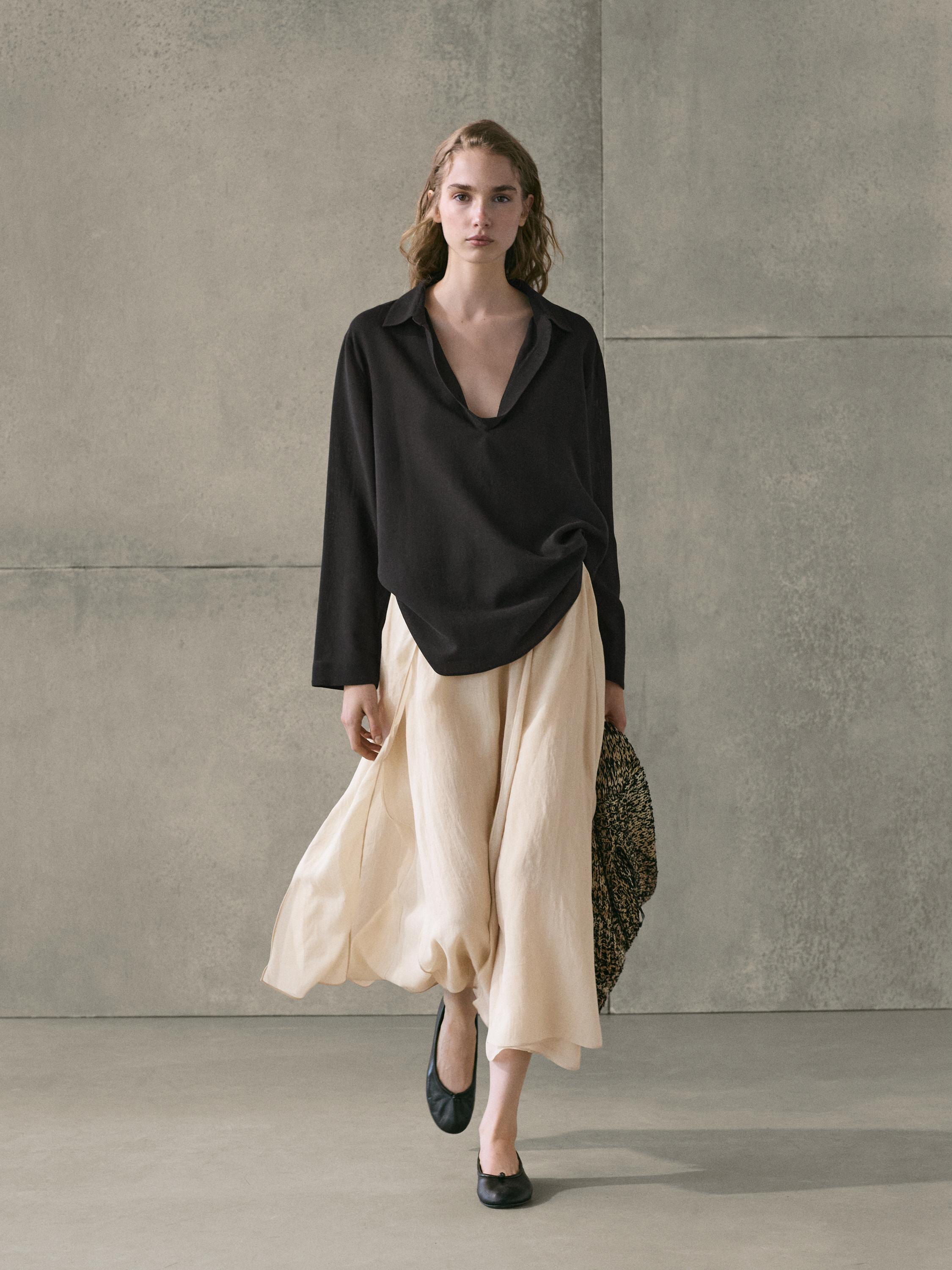 Flowing cotton blend V-neck shirt — BROWN