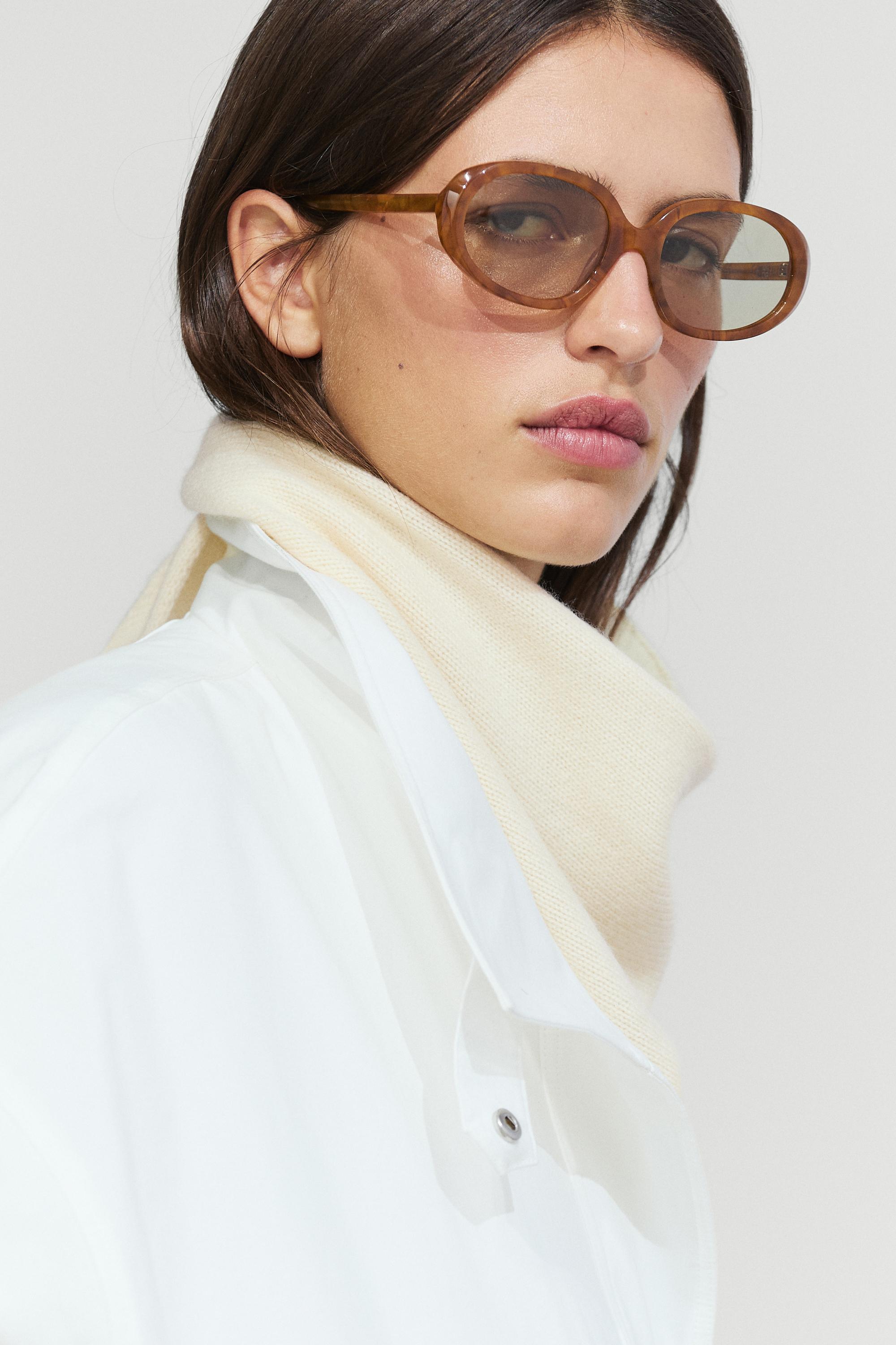 100% Cashmere Bandana — Vanilla