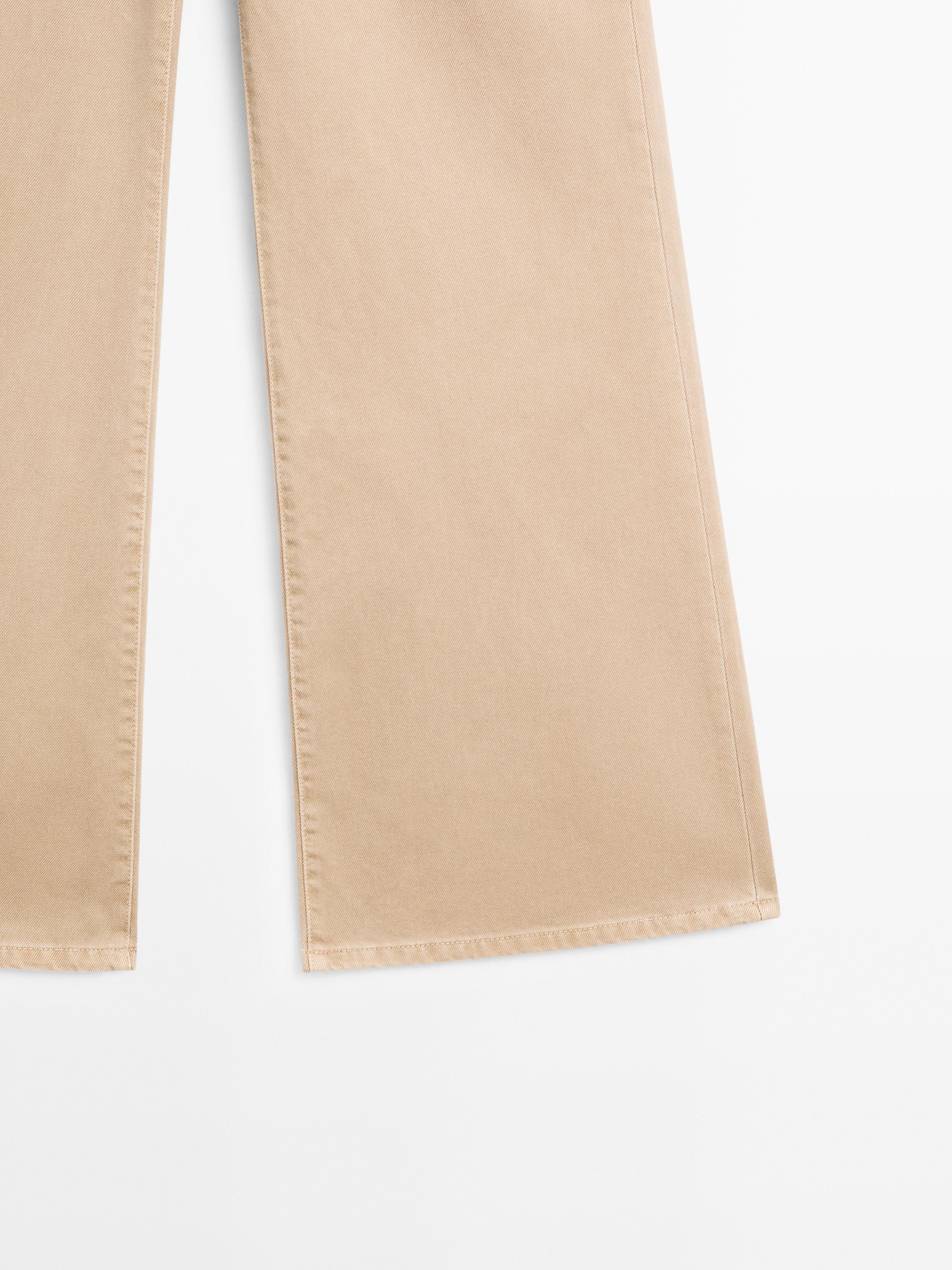 Mid-rise flared jeans