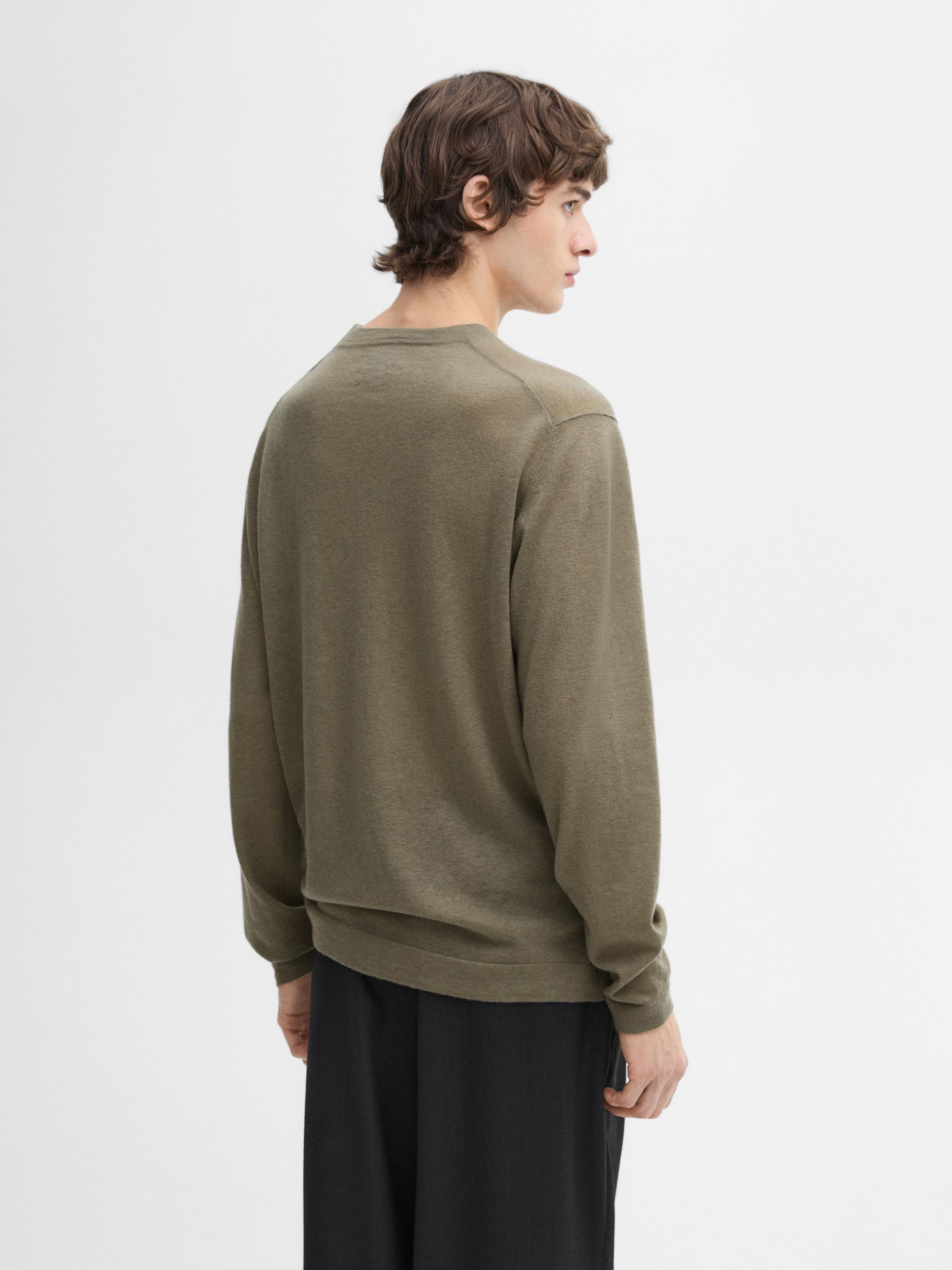 Lightweight knit 100% cashmere sweater
