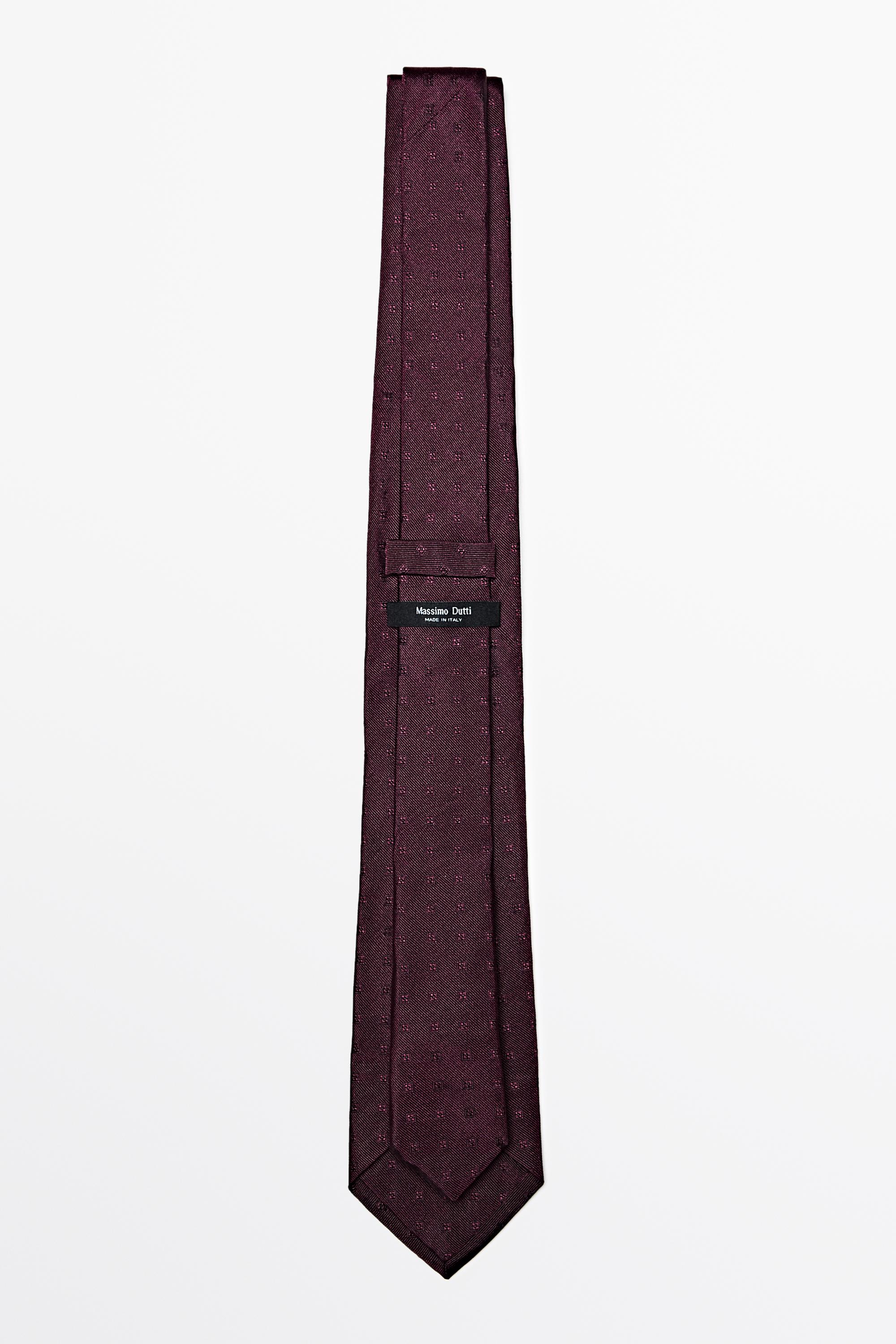 100% silk tie with embroidered detail — BURGUNDY