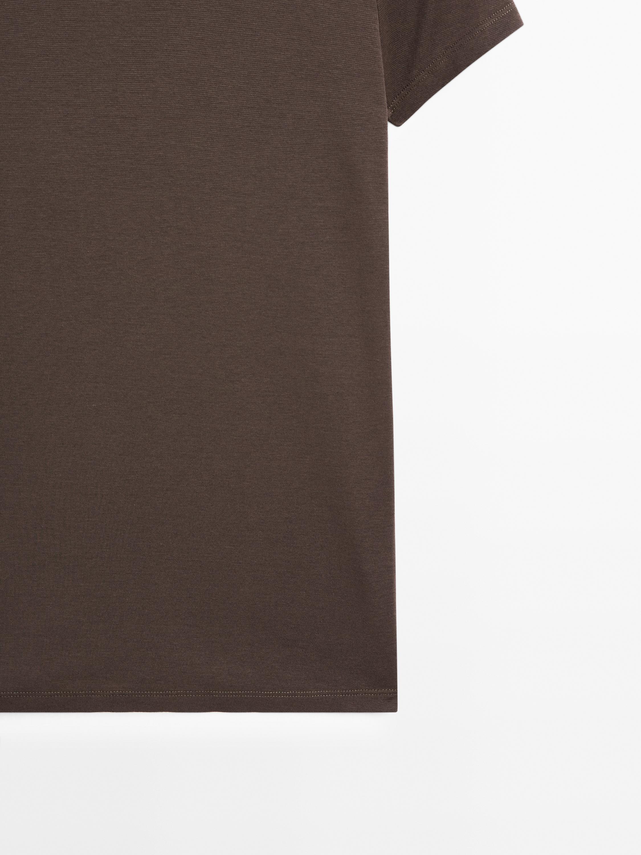 Short sleeve T-shirt with trim details