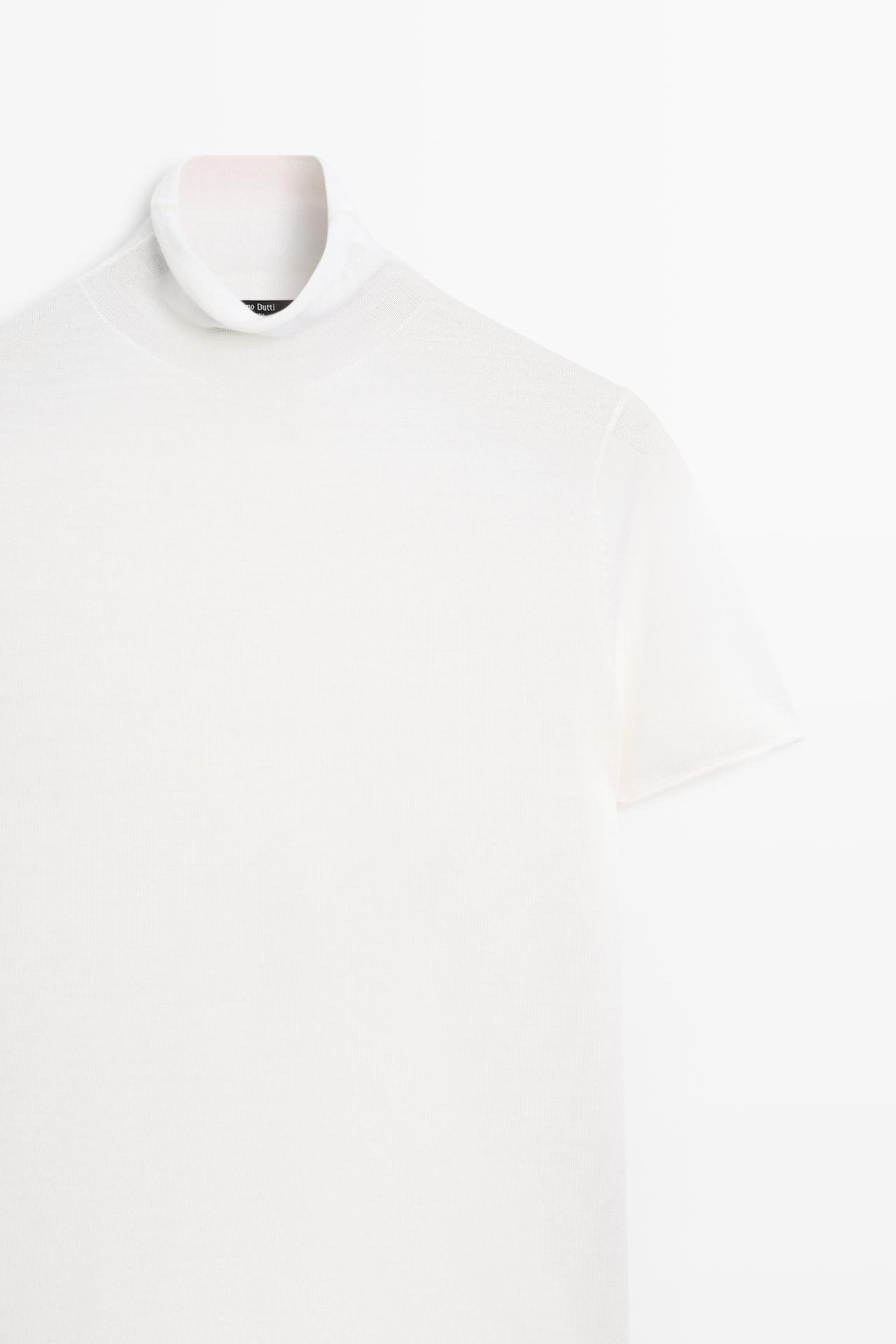 Short sleeve turtleneck knit sweater — CREAM