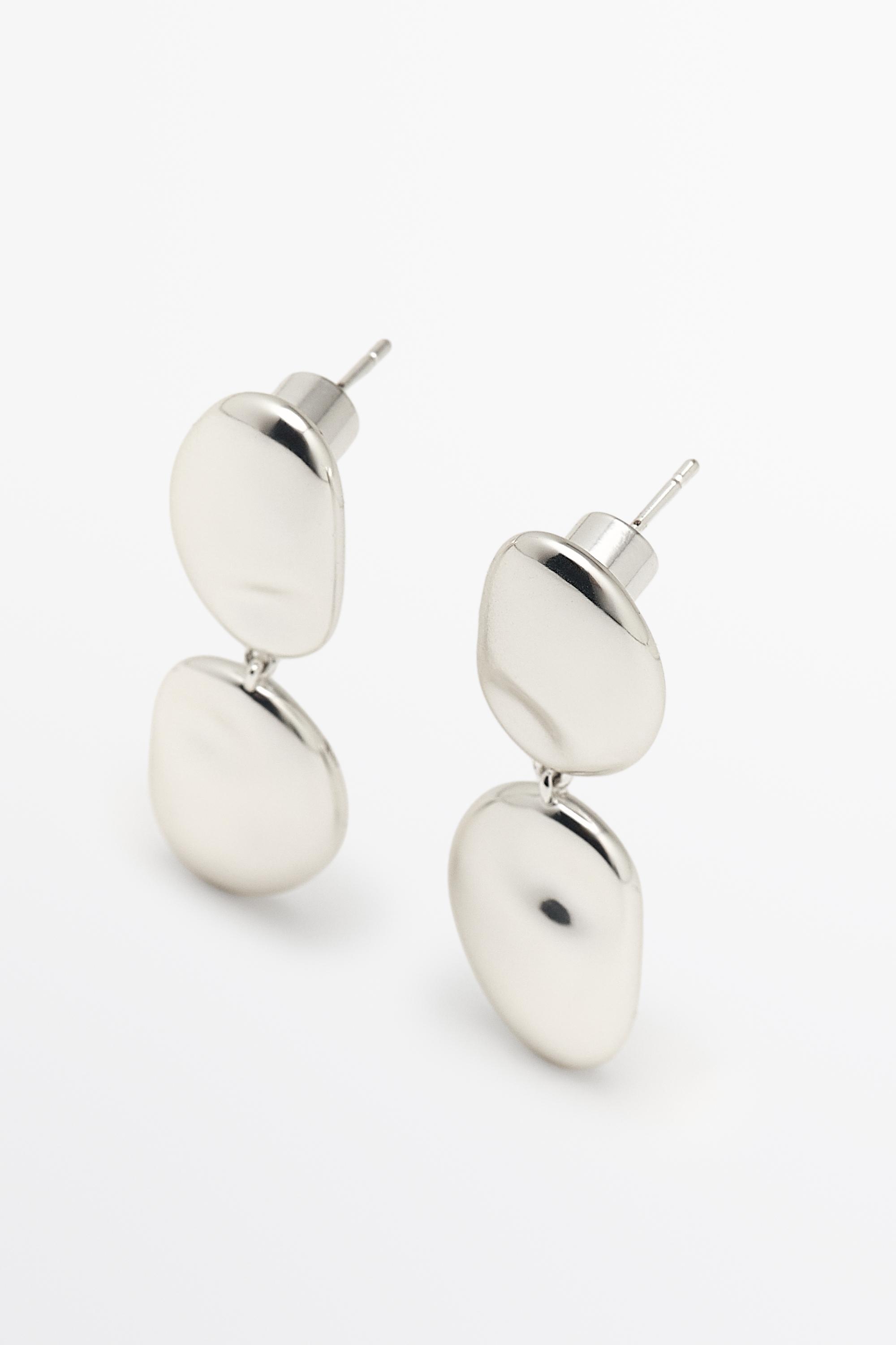Metallic piece dangle earrings