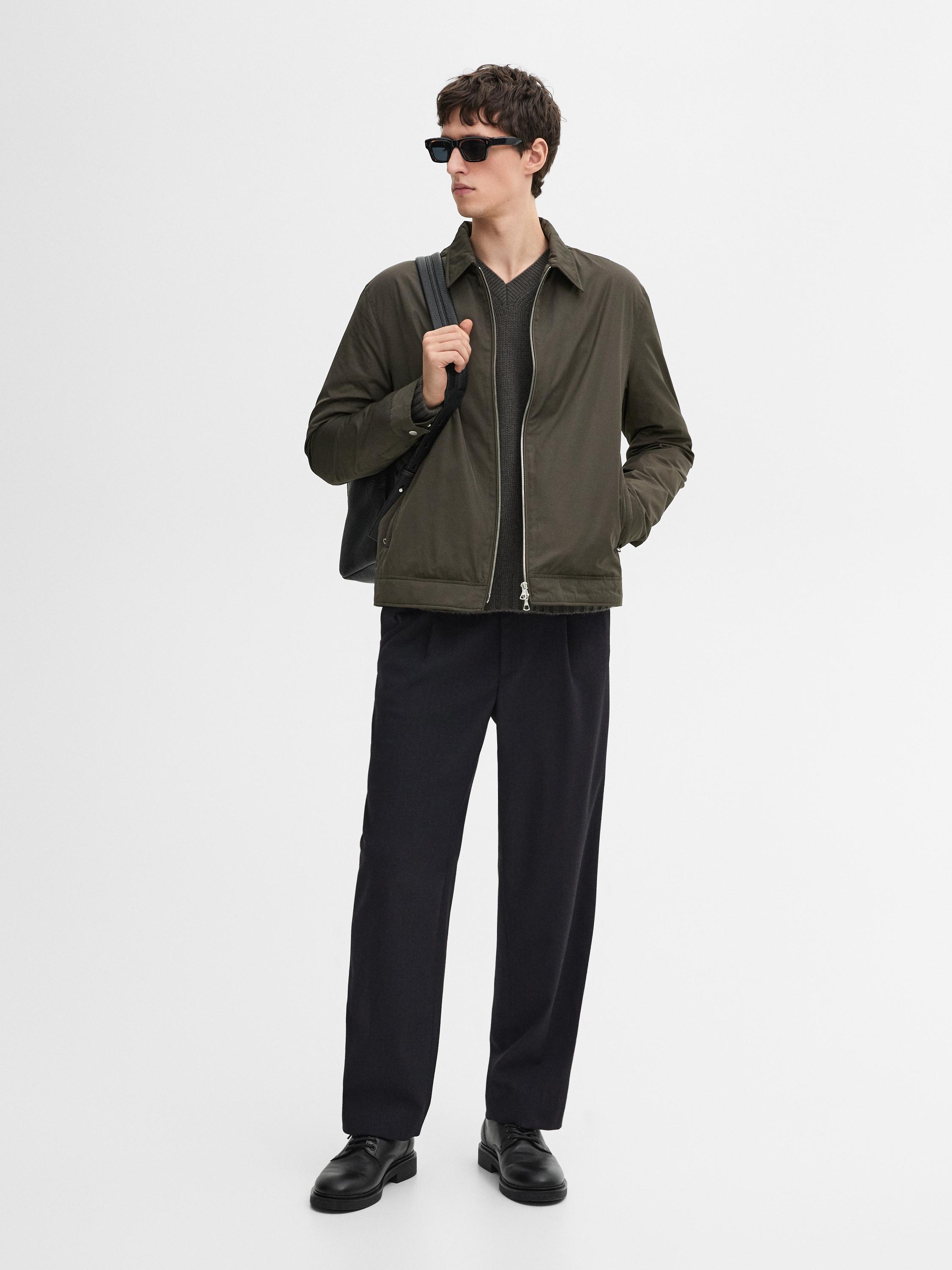 Lightweight zipped jacket