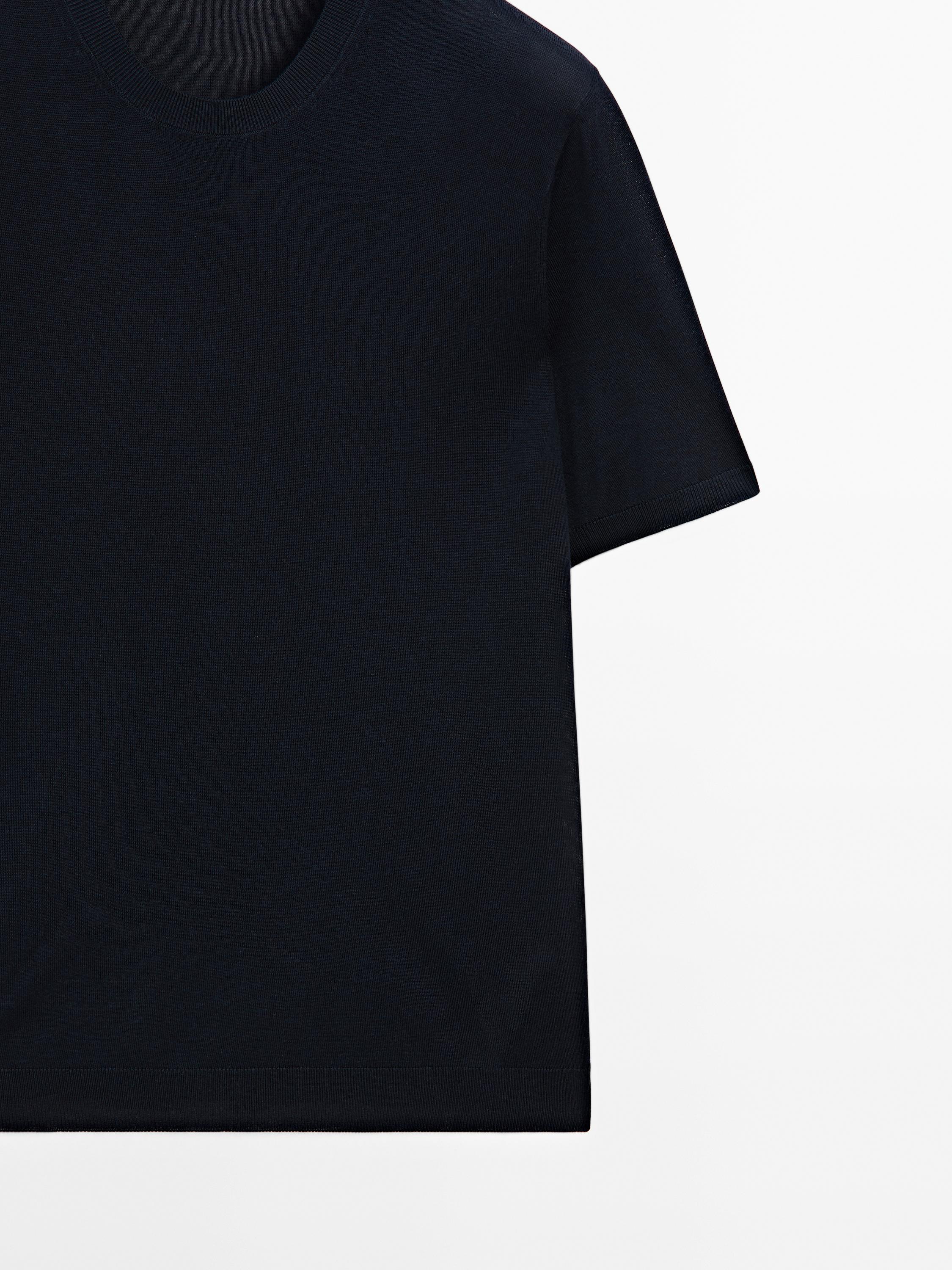 Short sleeve fine knit sweater