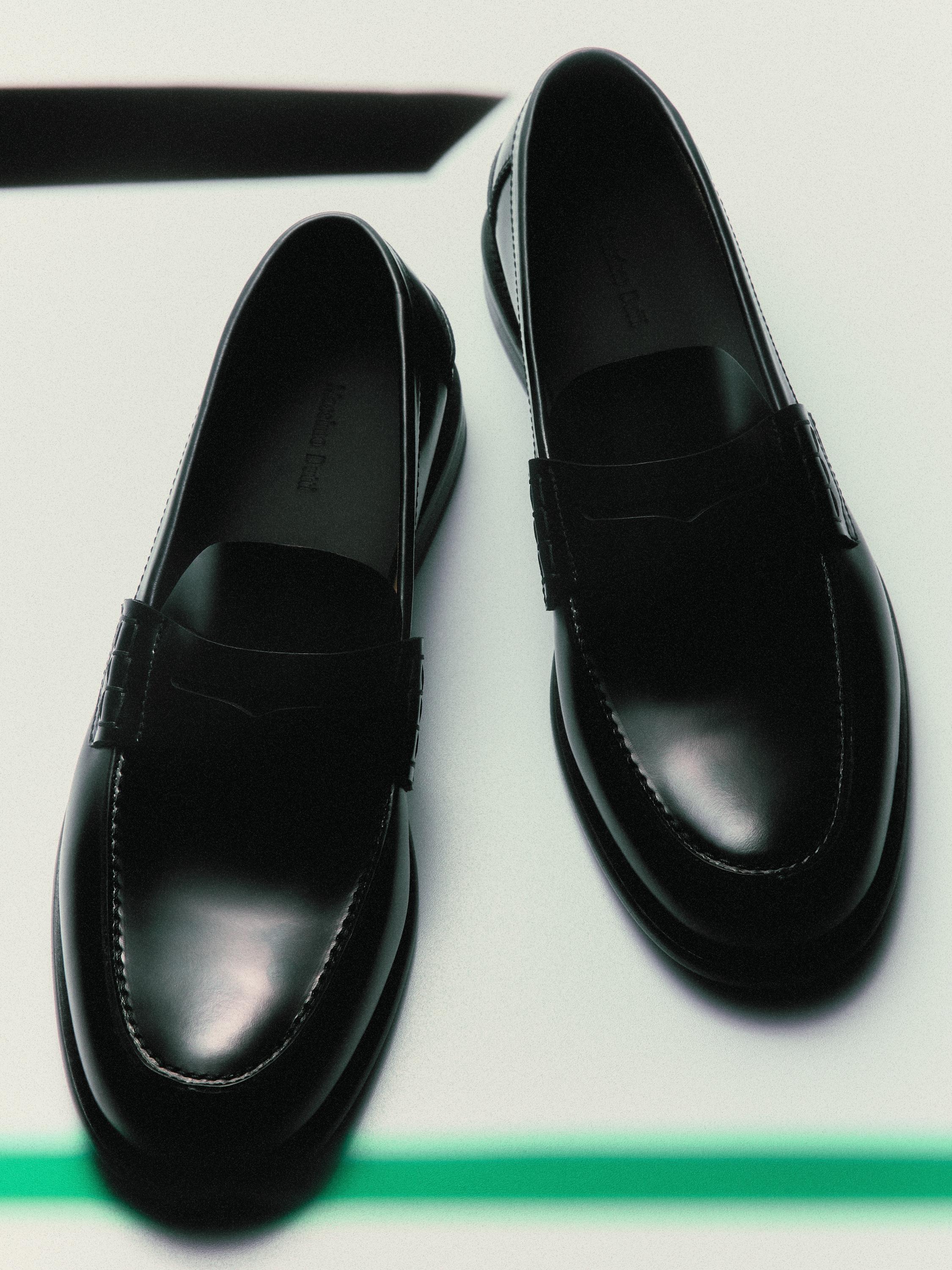 حذاء لوفر بنعل تراك ومظهر لامع