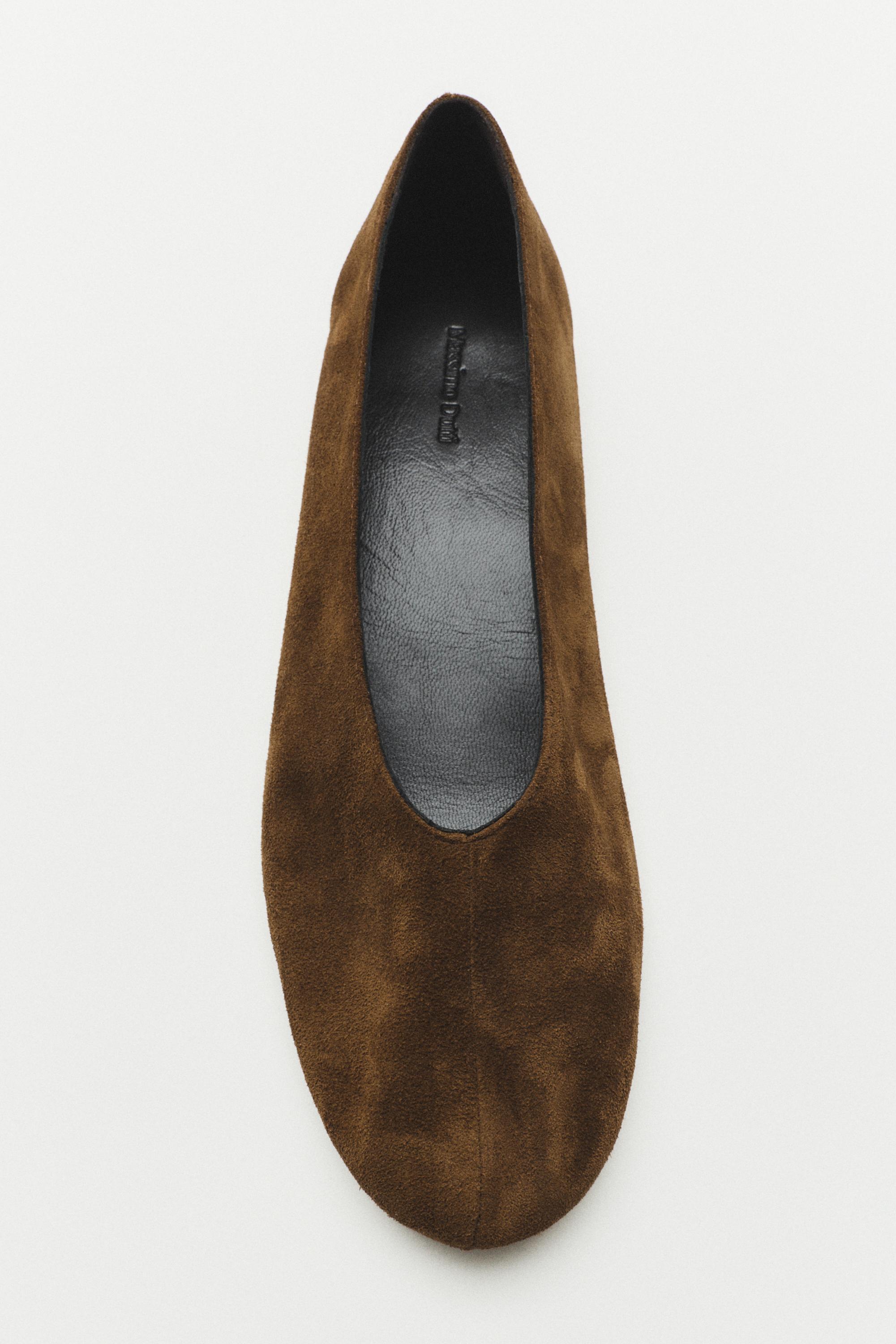 Split suede ballet flat — CAMEL