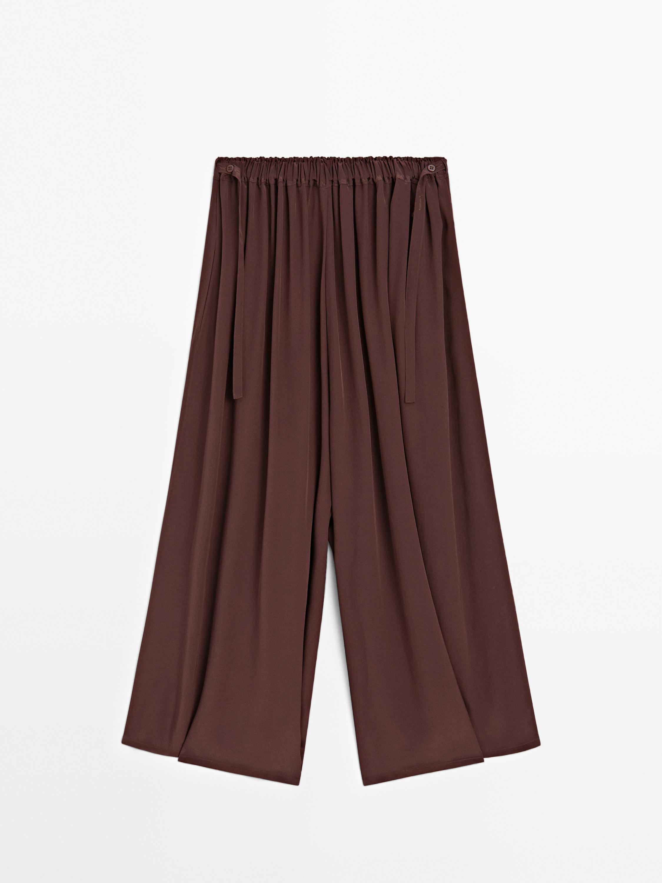 Flowing technical fabric skort