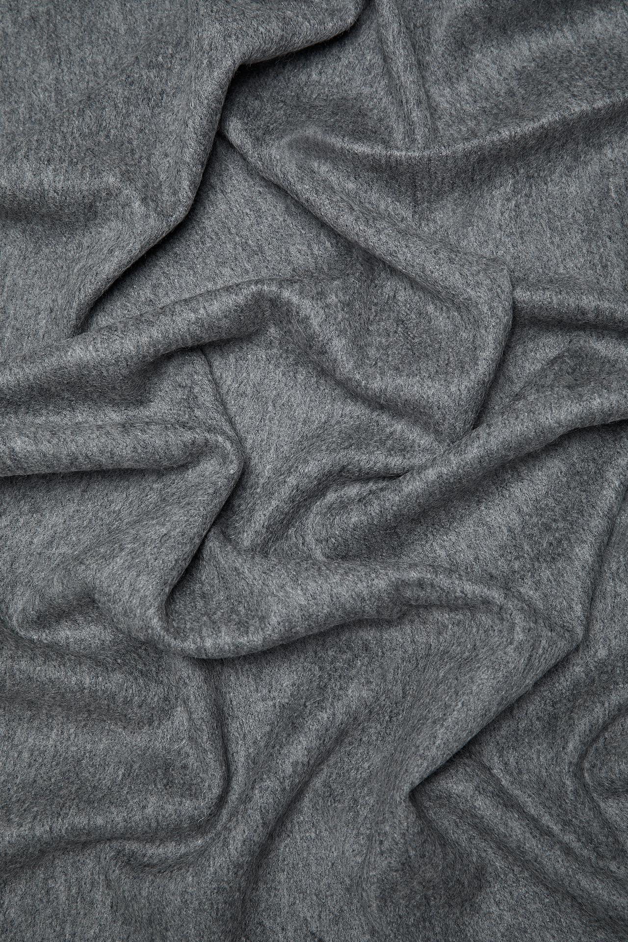 Wool blend scarf with fringing — GREY MARL