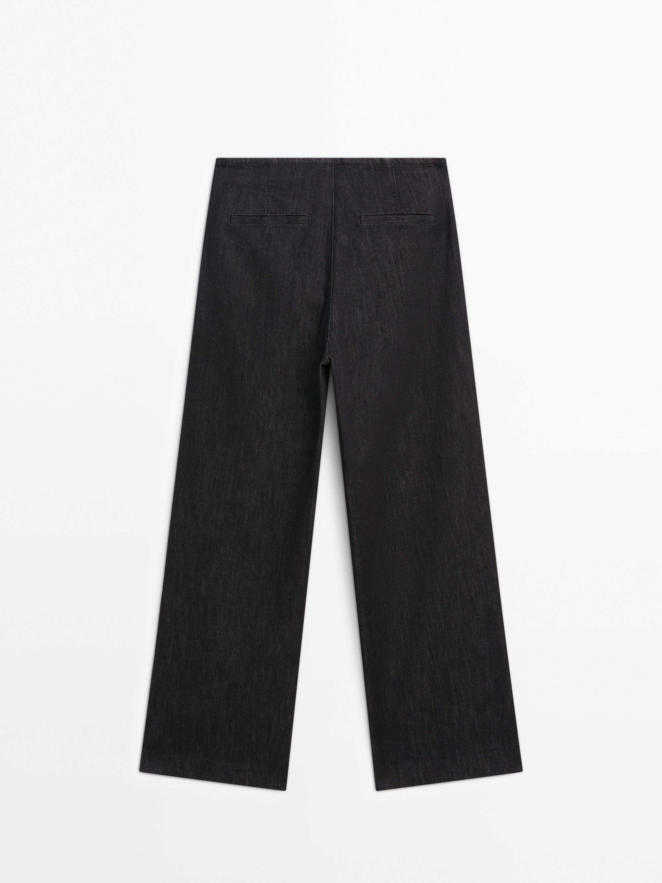 Mid-rise straight-leg comfort jeans