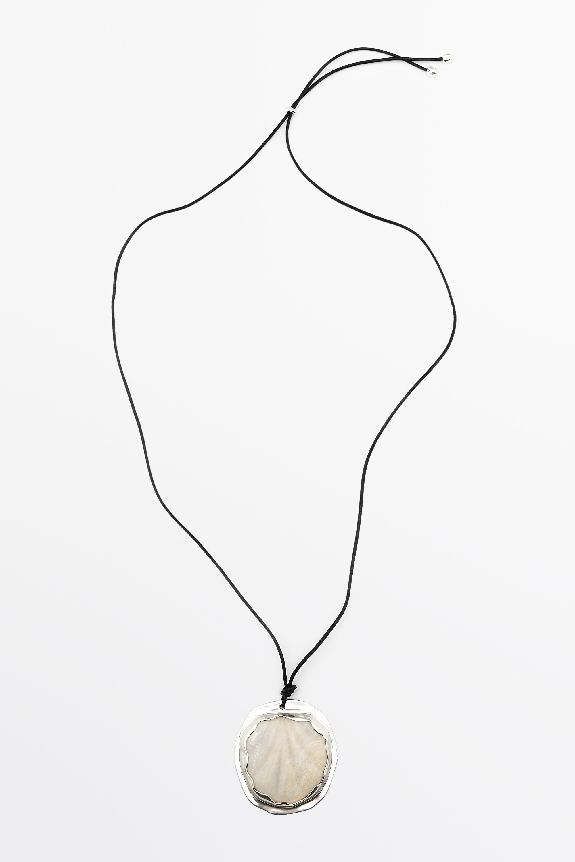 Shell and stone pendant necklace — SILVER