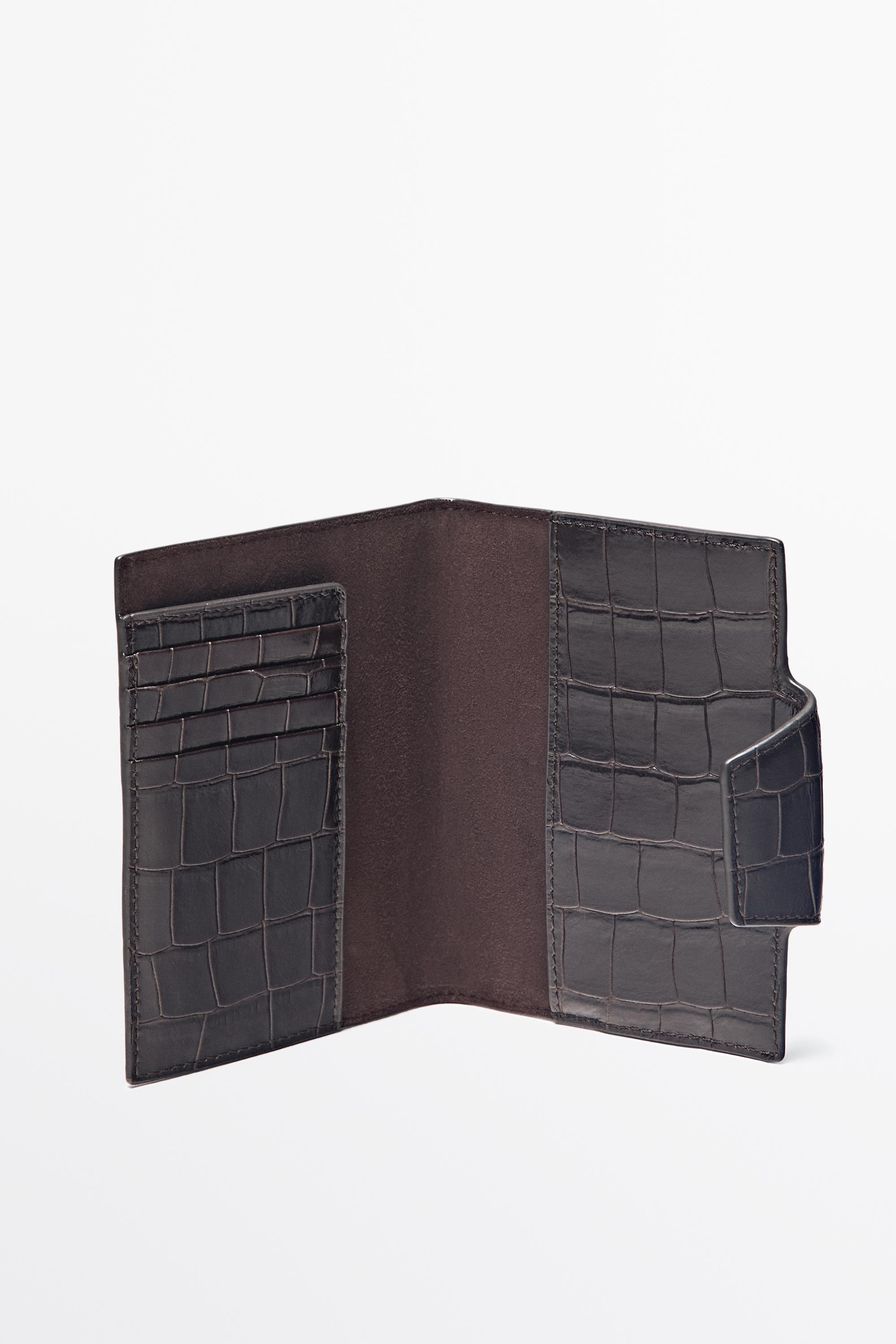 Crocodile-textured leather passport holder — BROWN