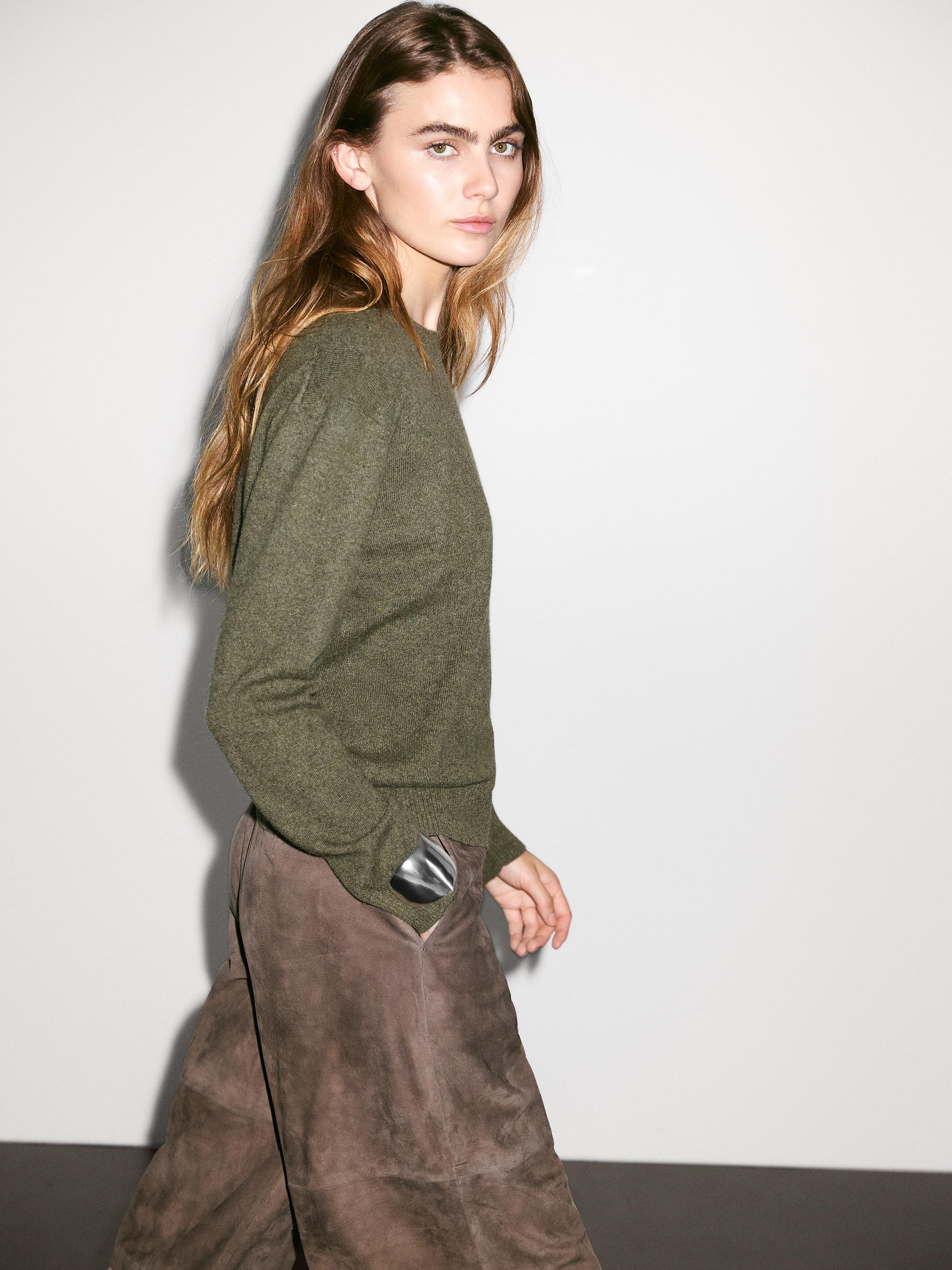 100% cashmere crew neck sweater