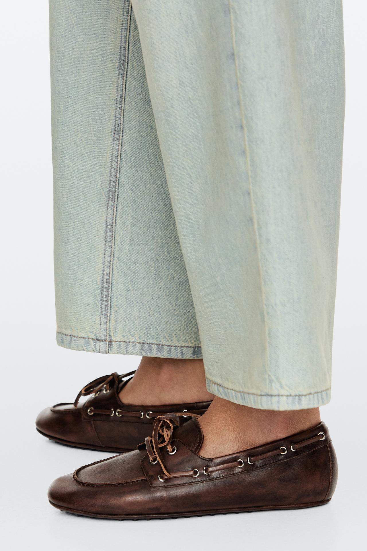 Leather lace-up boat shoe — BROWN