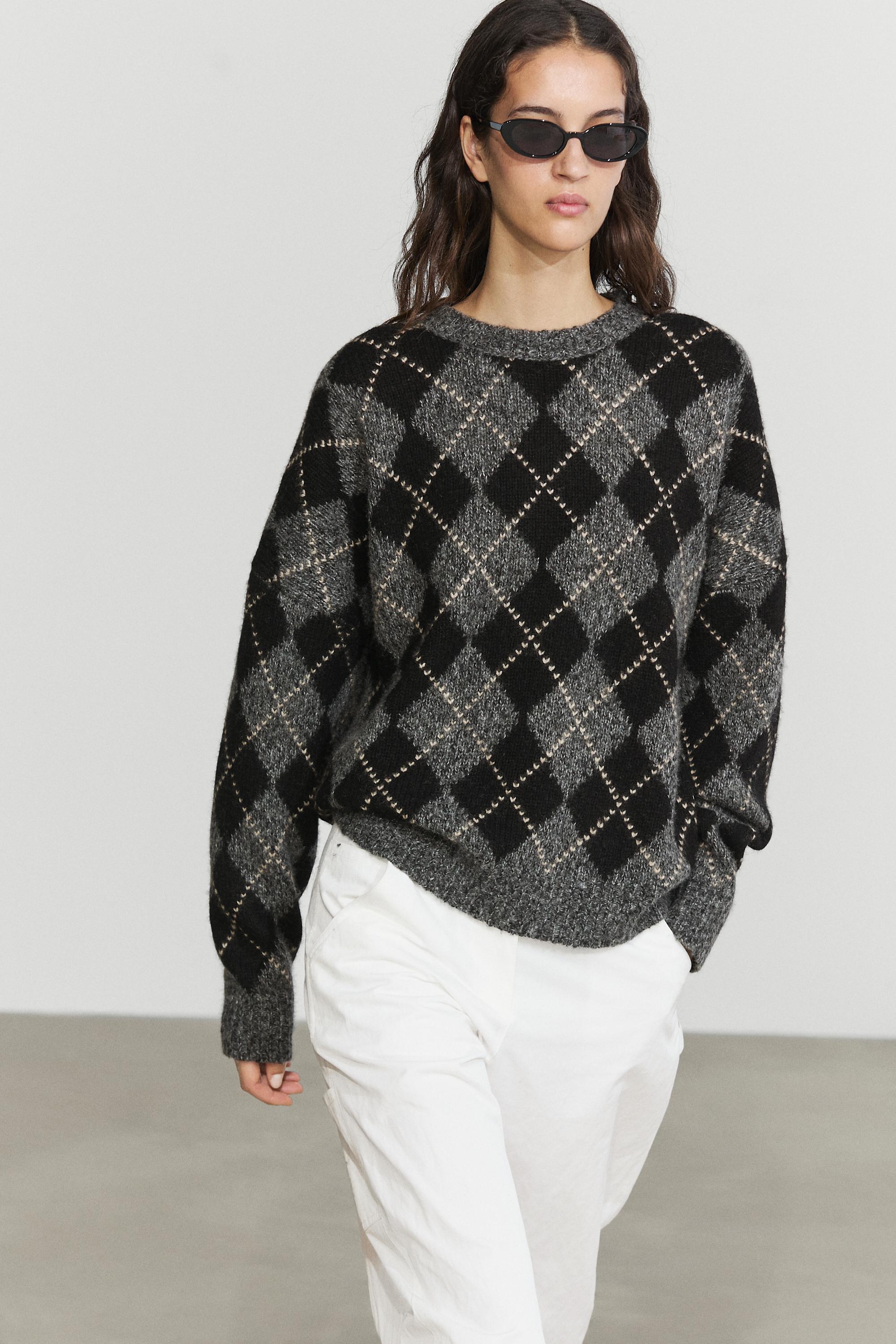 Cashmere blend knit sweater with argyle detail
