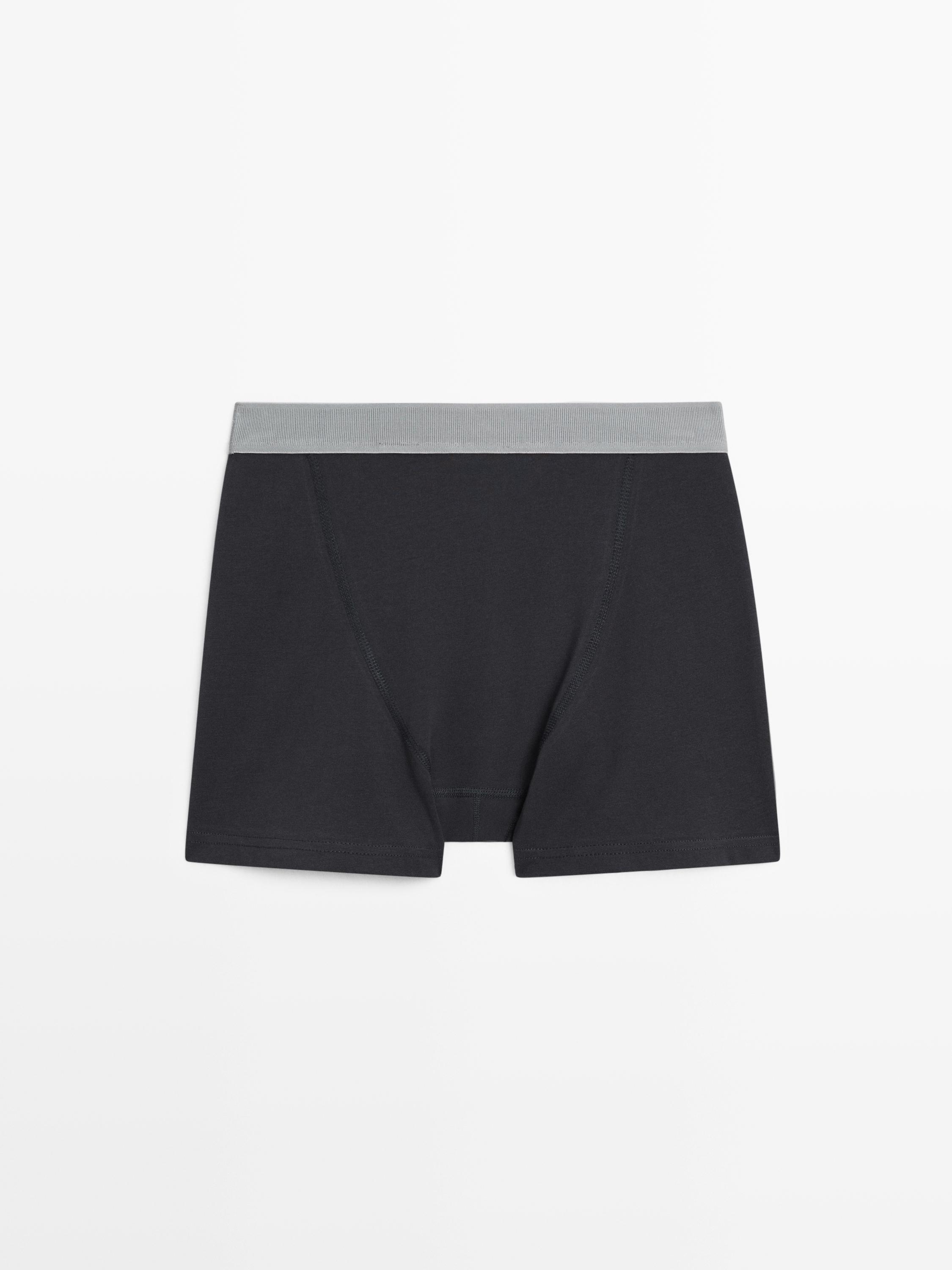 Трусы-боксеры с логотипом на поясе