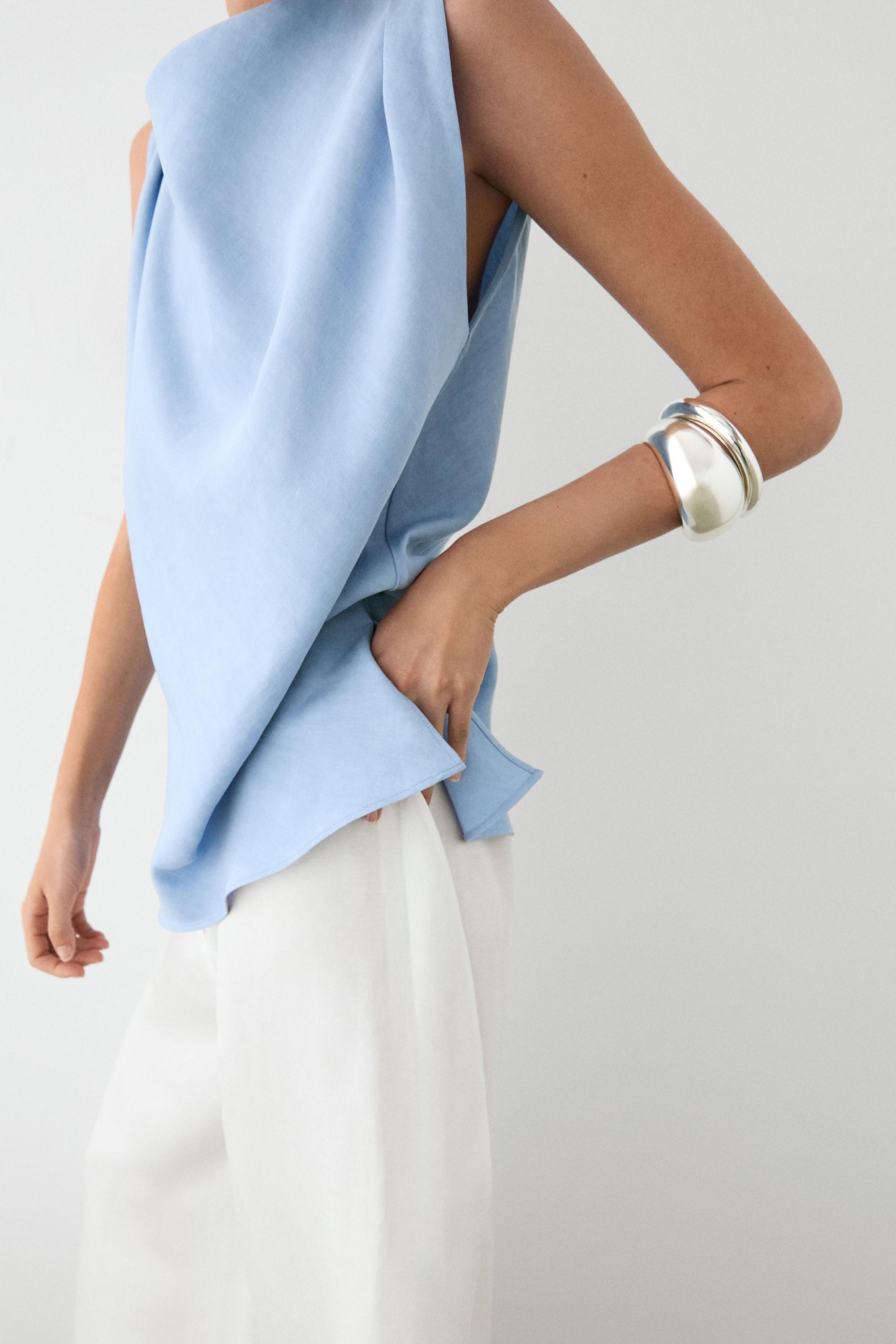 Flowing linen blend pleated top — SKY BLUE