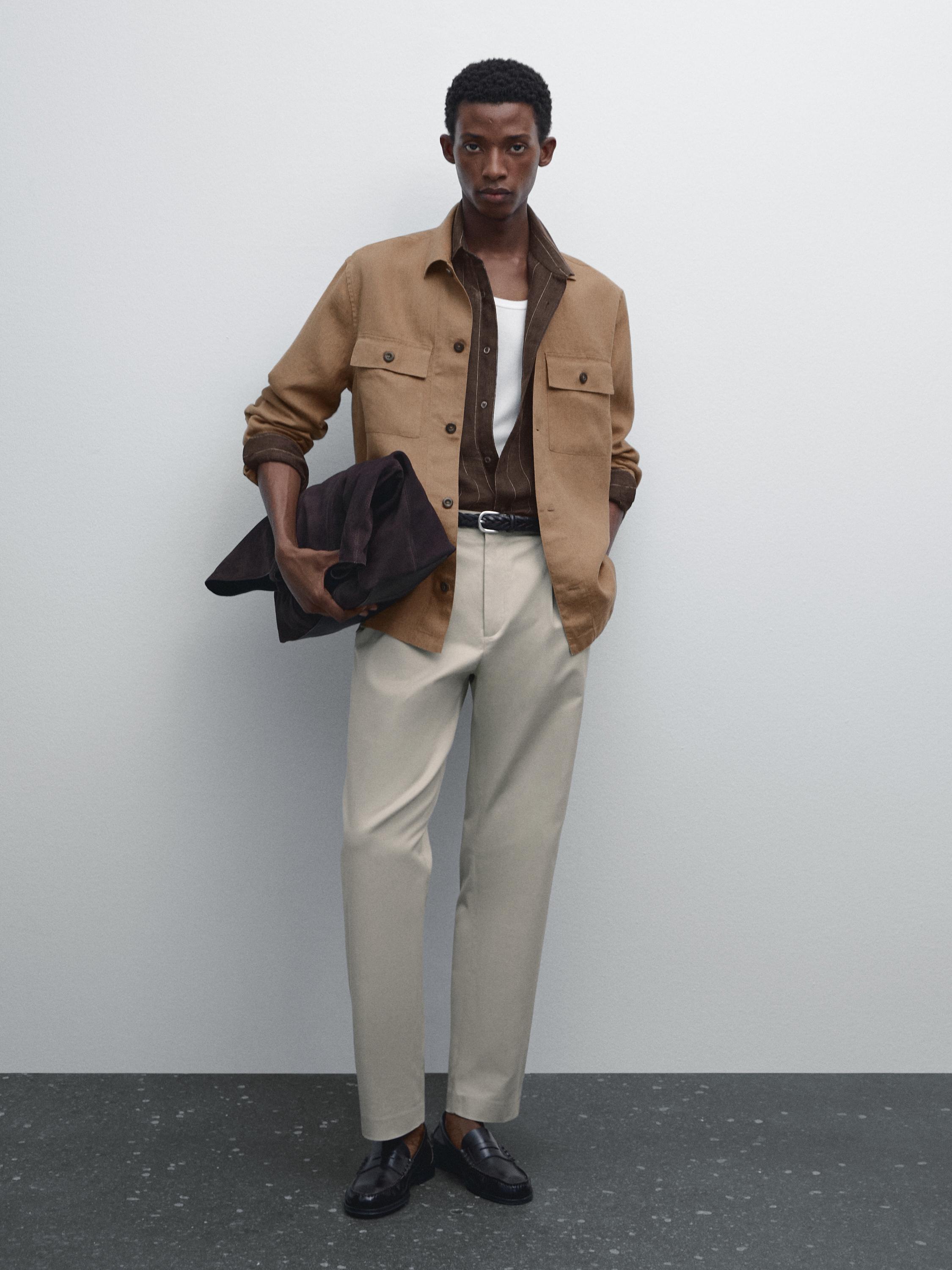 Pantalón straight fit detalle pinza