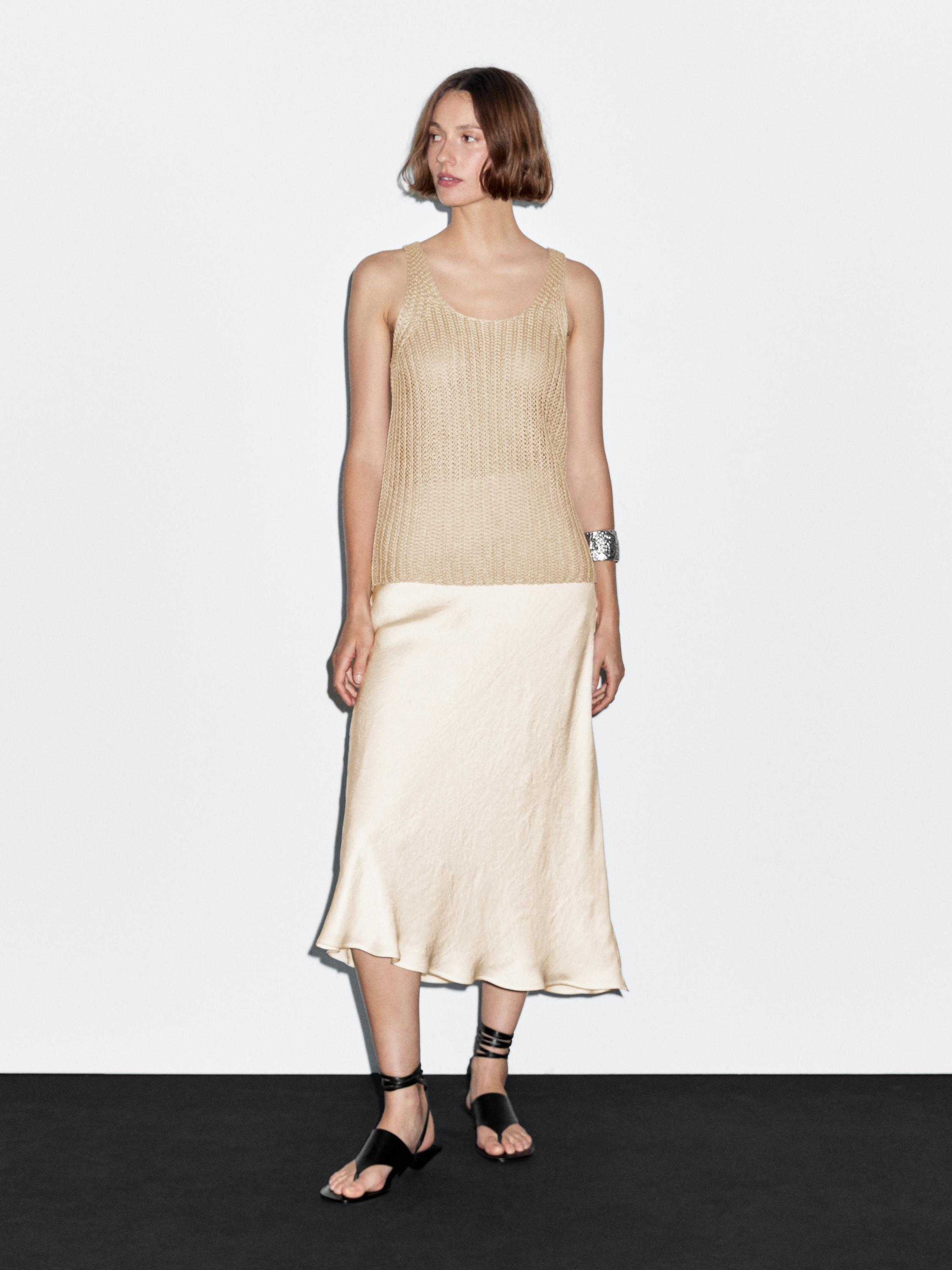 Linen knit top with round neckline